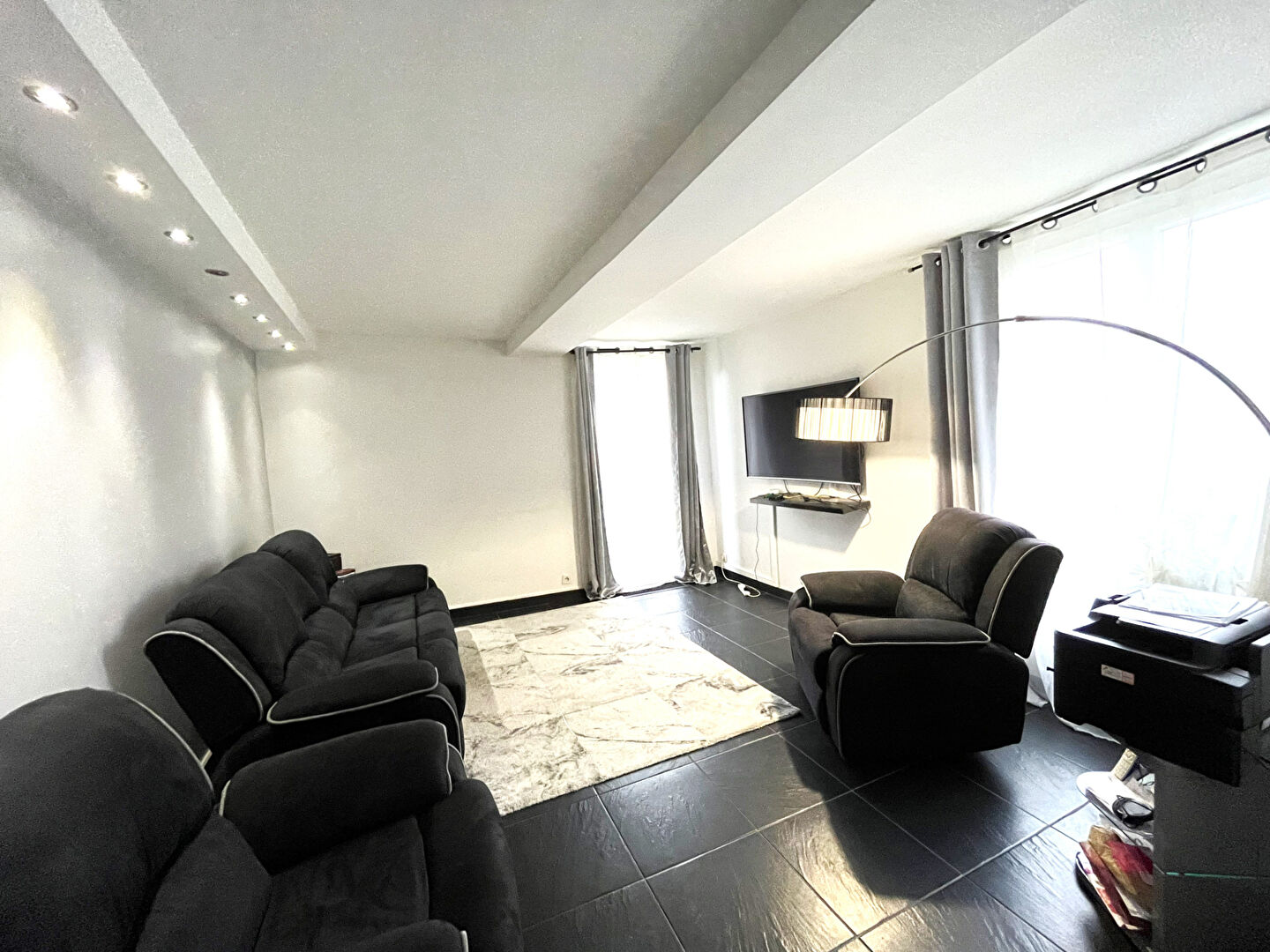 Photo MAISON EN VENTE SUR TERRAIN DE 393 M² image 2/6