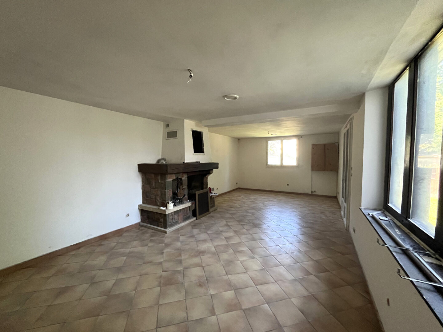 Photo MAISON EN VENTE SUR TERRAIN DE 1 123 M² image 2/6