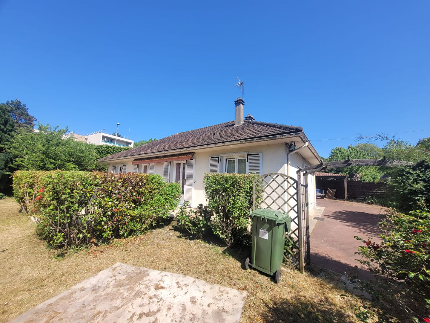 PAVILLON EN VENTE SUR TERRAIN DE 997 M²