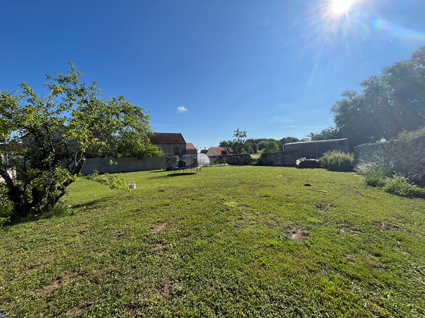 Terrain Bussieres 600 m²