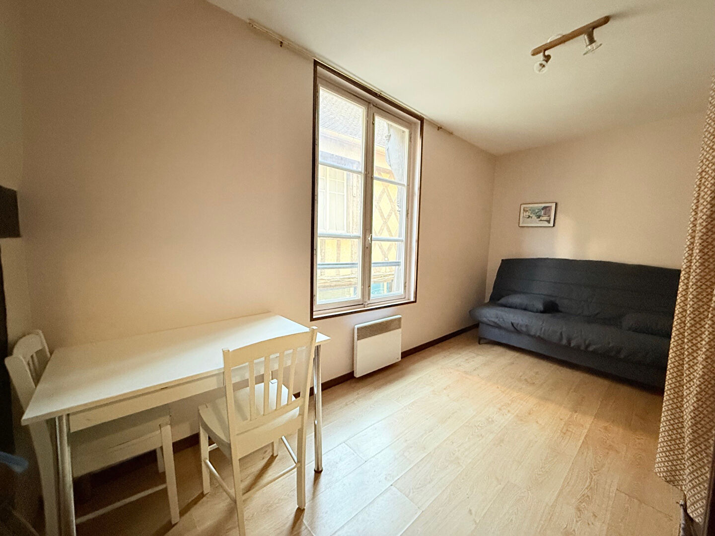 STUDIO BOURGES 18M2