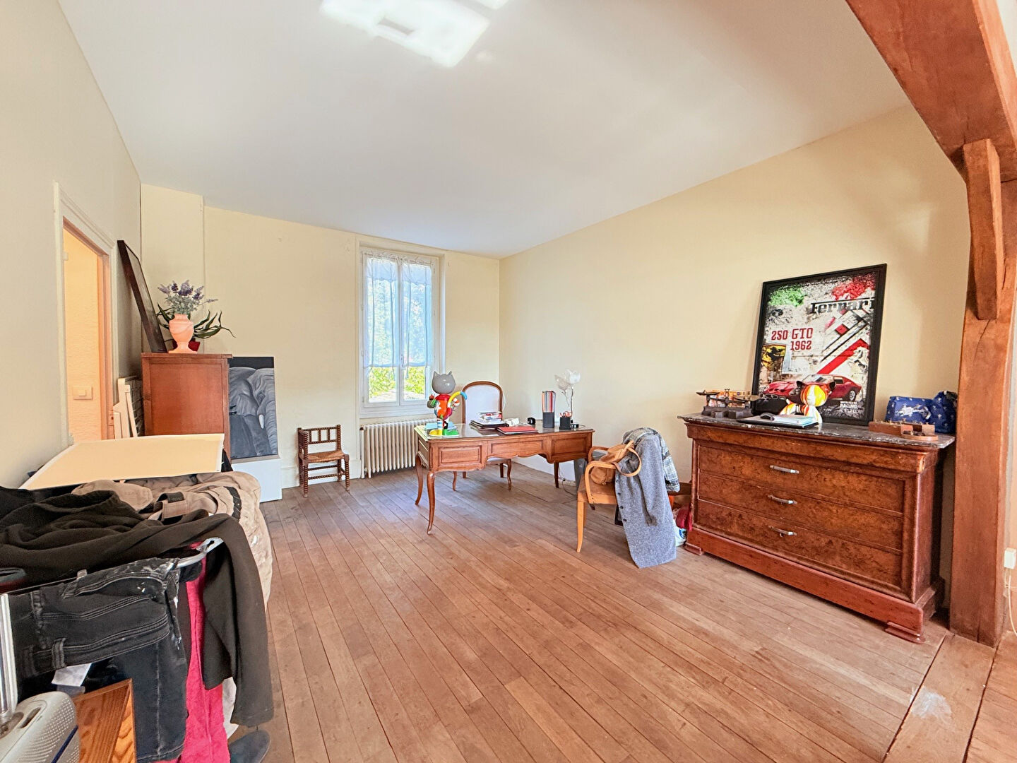 Photo MAISON SAINT DOULCHARD 6 pièce(s) 111 m2 et LOCAL COMMERCIAL OU PROFESSIONNEL image 3/6