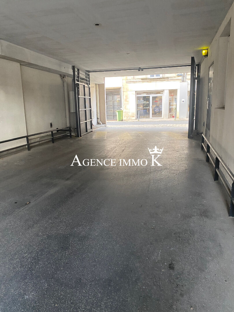 Photo EMPLACEMENT PARKING RUE CARNOT CENTRE VILLE POITIERS image 2/4