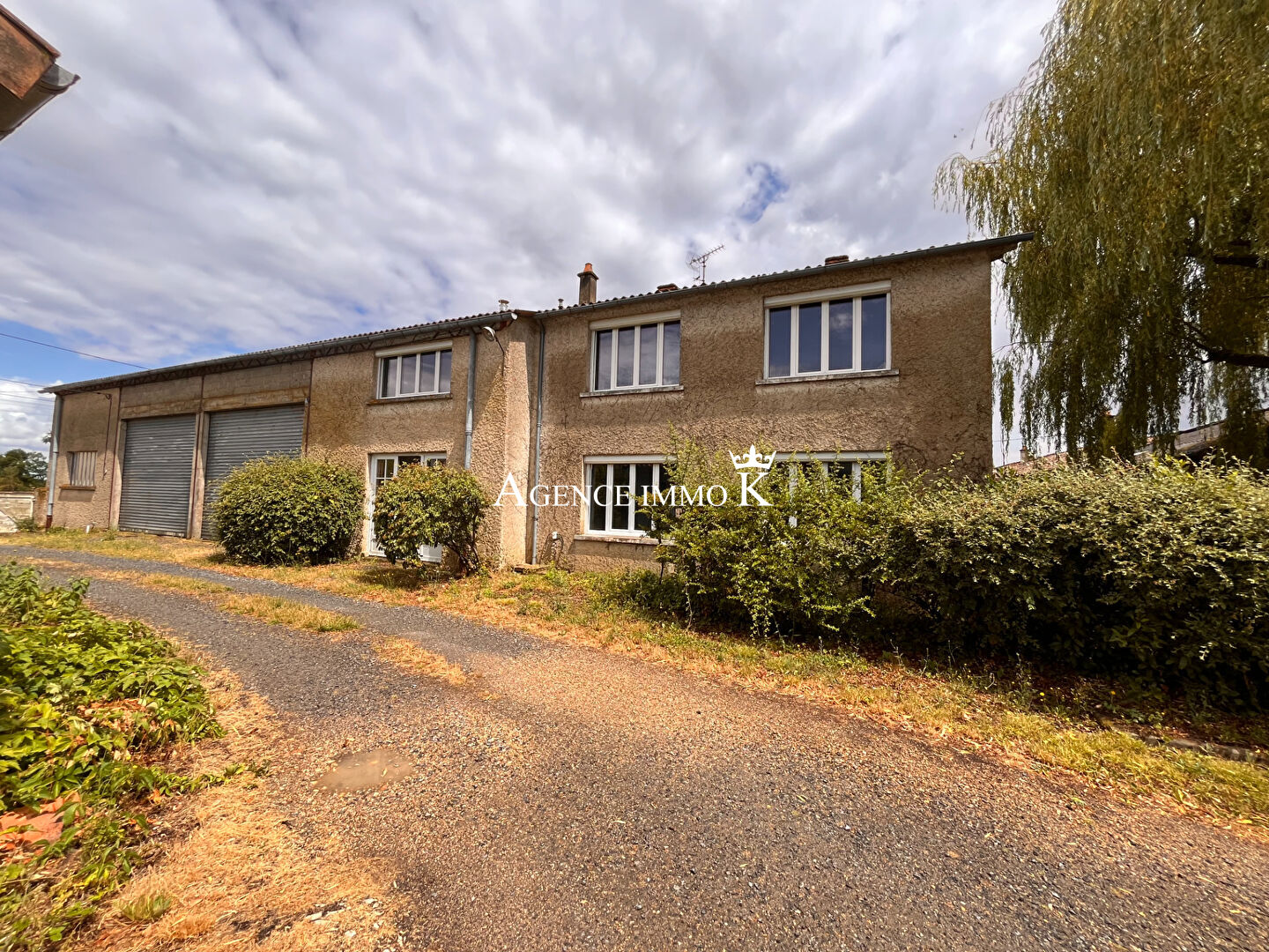 TERCÉ - Ensemble immobilier à rénover