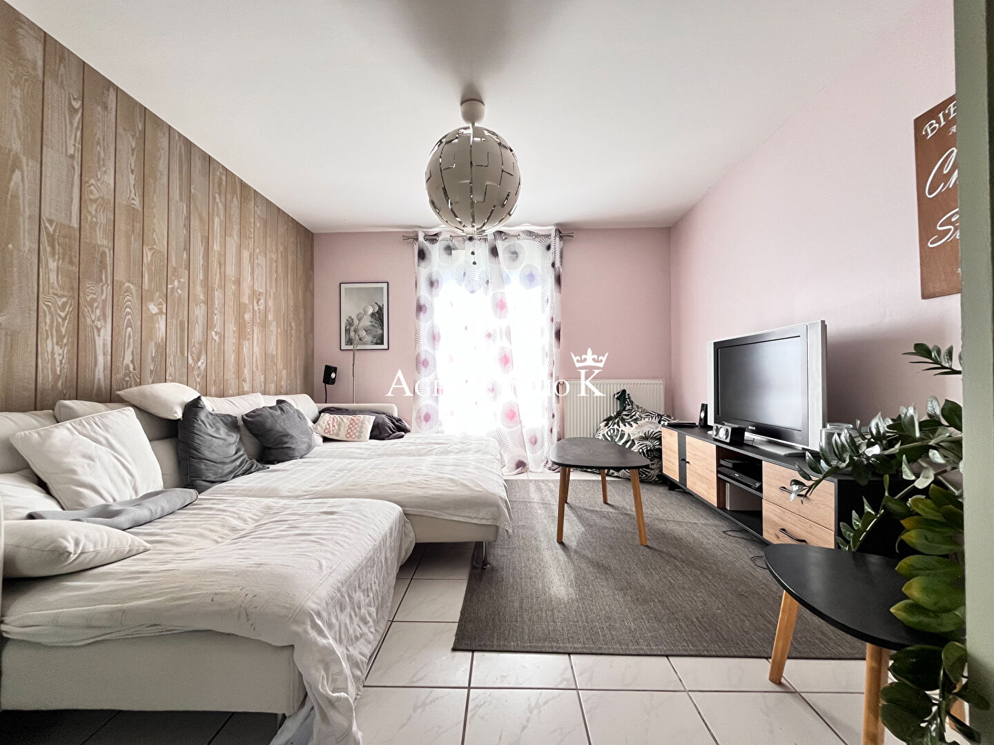 Photo Buxerolles - Confortable maison de type 7 image 2/6