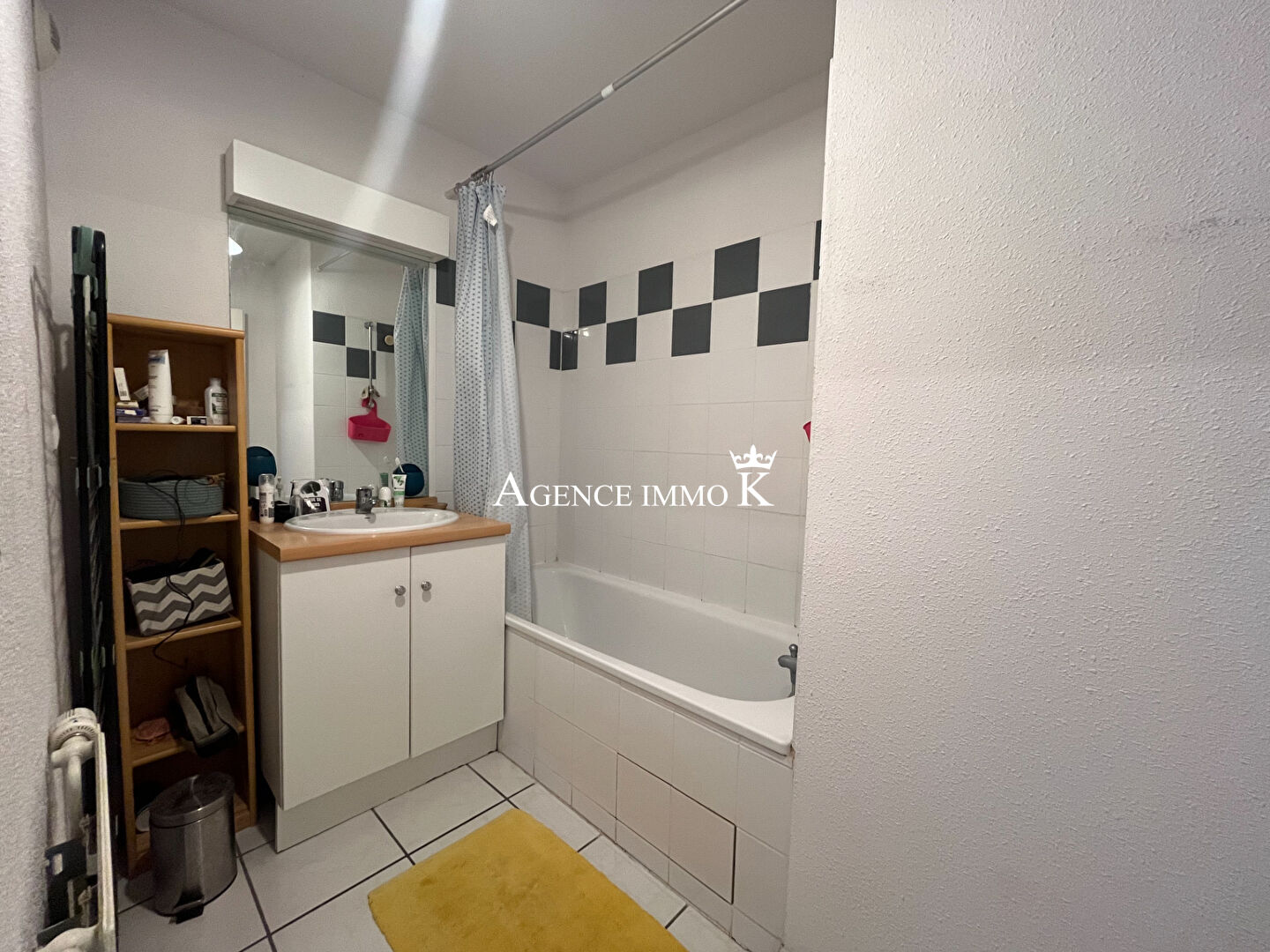 Photo Appartement T2 Poitiers  - Balcon et Parking image 6/6