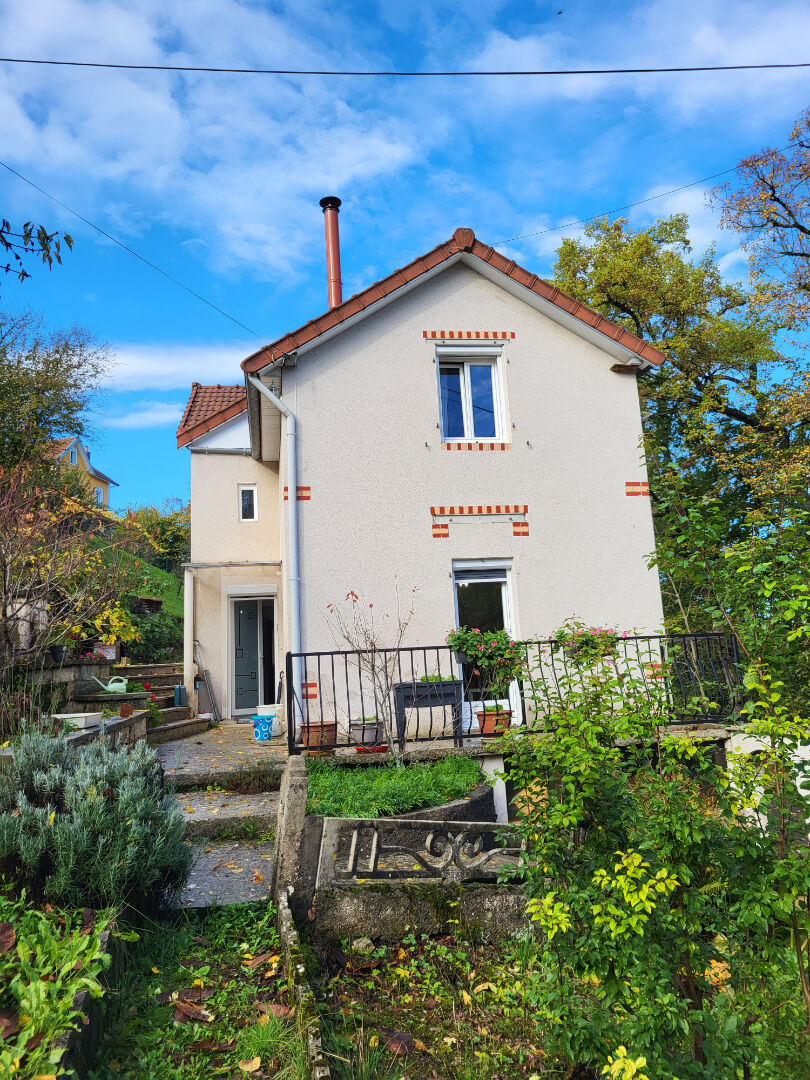 Photo Maison de charme proche toutes commodités. image 1/6