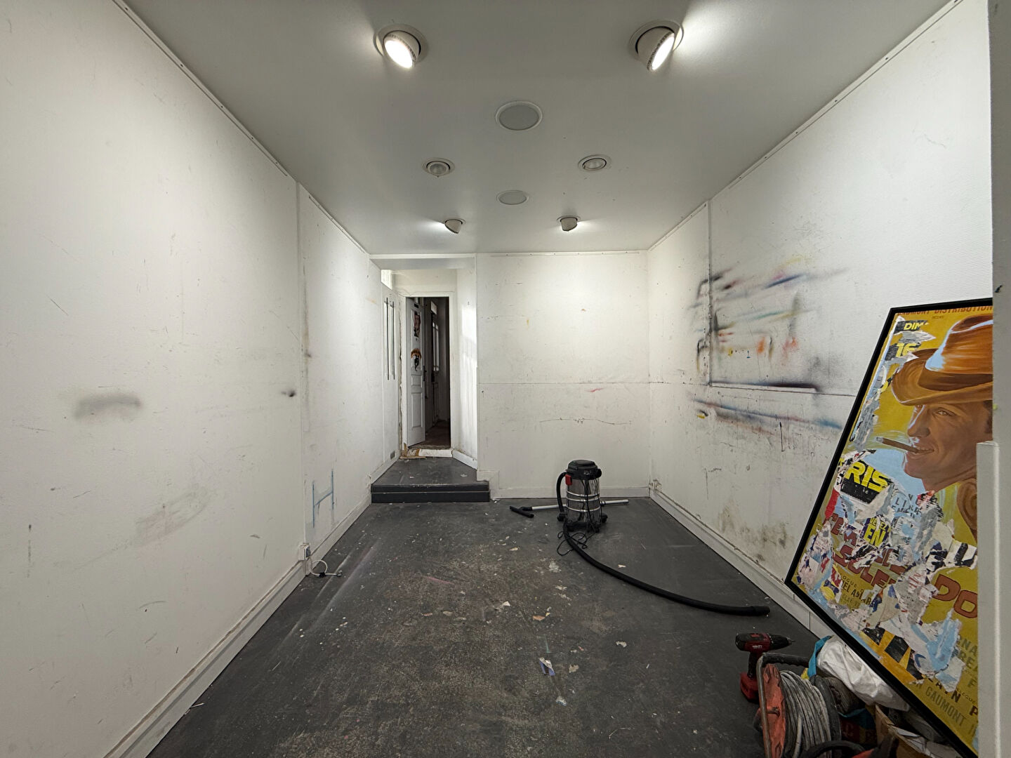 Photo Local commercial Suresnes 2 pièce(s) 53 m2 image 4/6