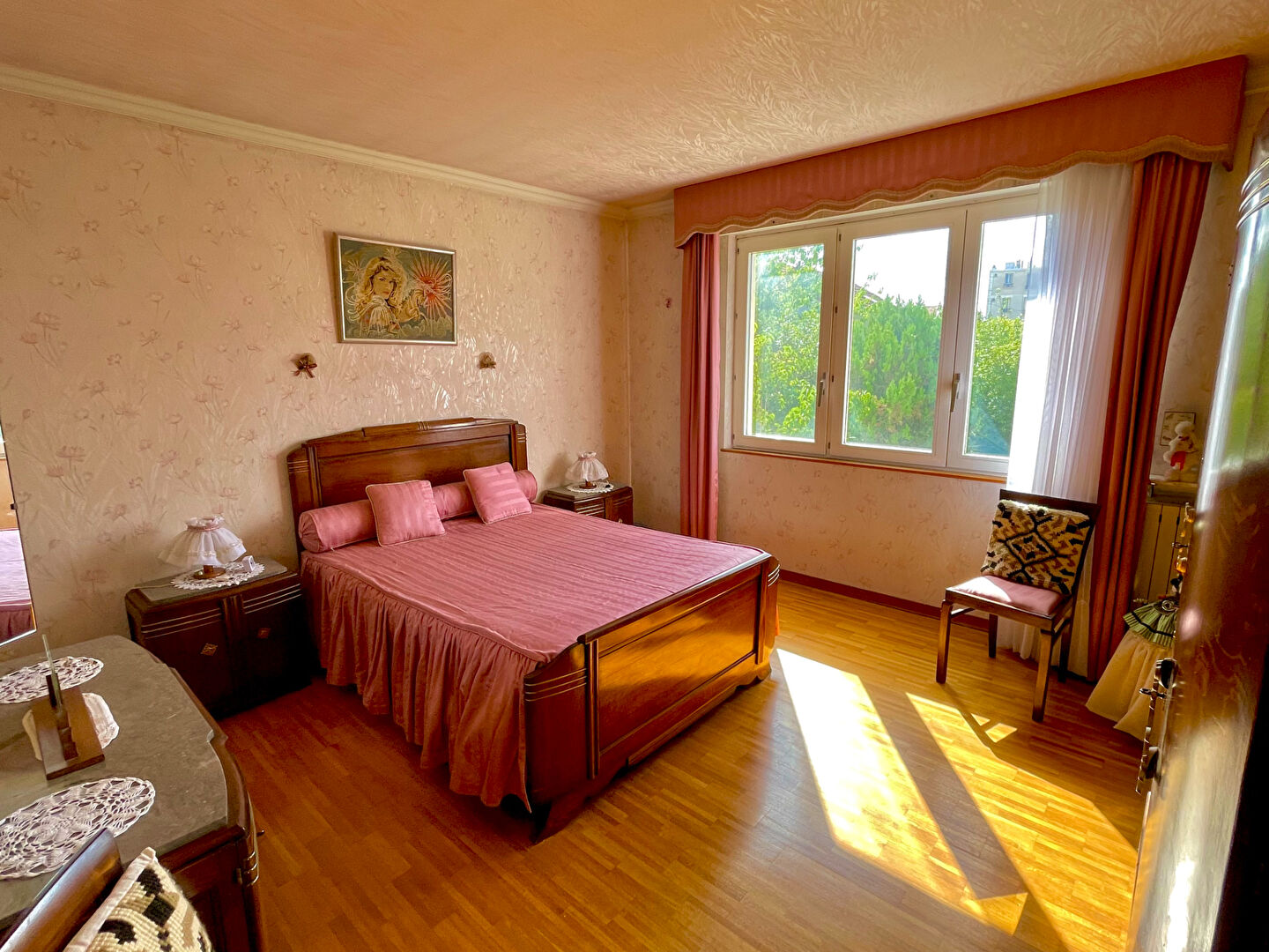 Photo Colombes = rue Ménelotte  = Maison  4 pièces de 154m² - Terrain 650m² image 5/6