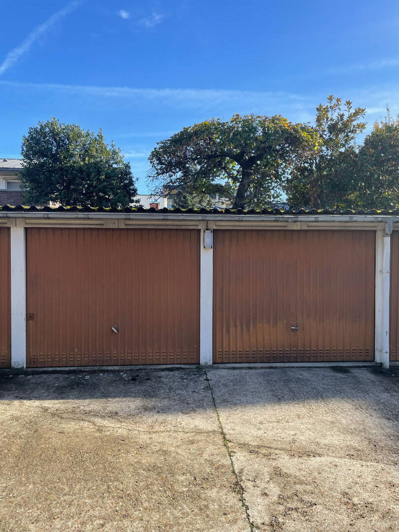 La Garenne Colombes  = Centre Ville =  BOX