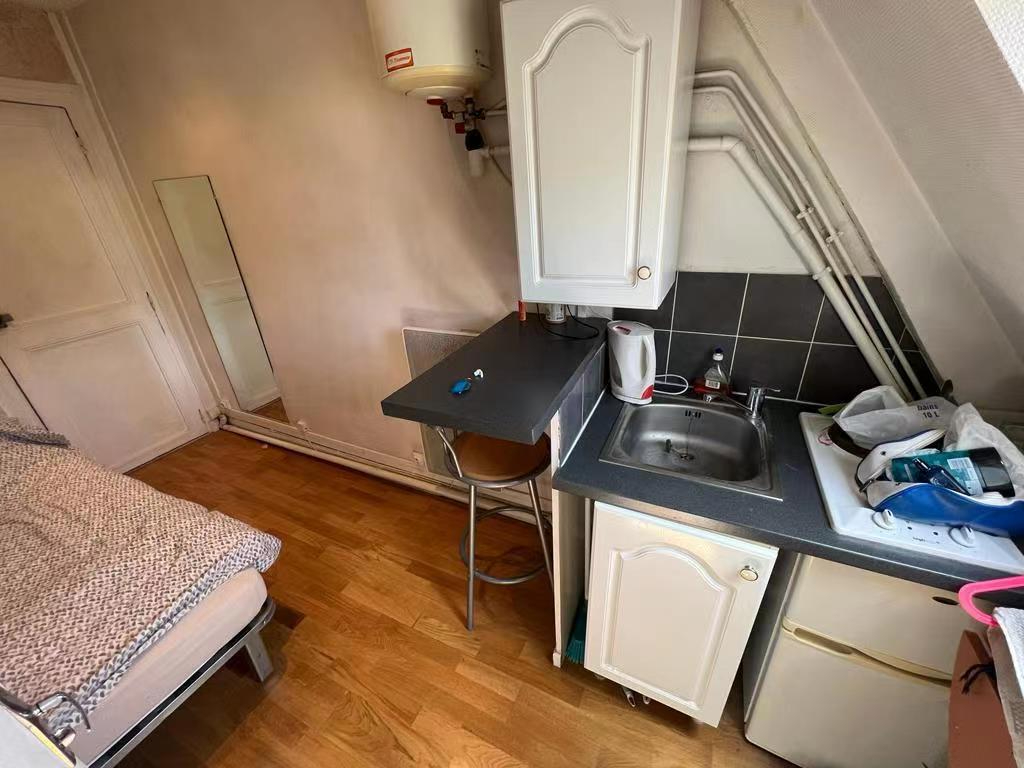 Photo Appartement Paris 1 pièce(s) 9 m2 image 2/6