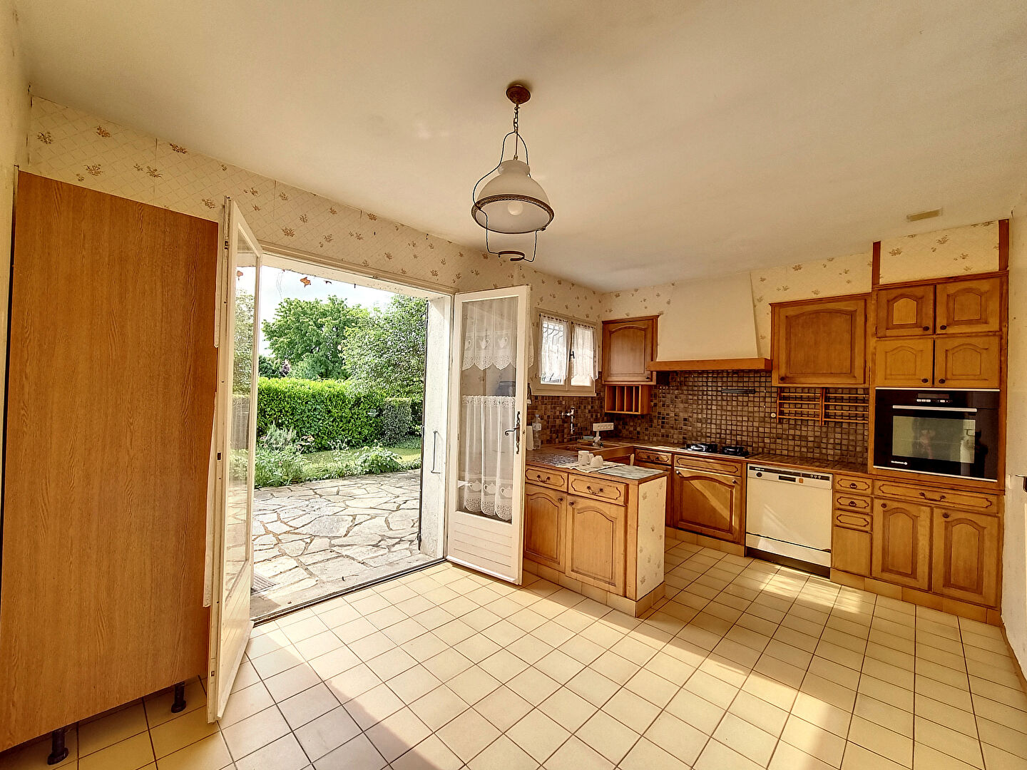 Photo NIORT  - Maison lumineuse et au calme de 181 m² - 6 chambres image 2/6