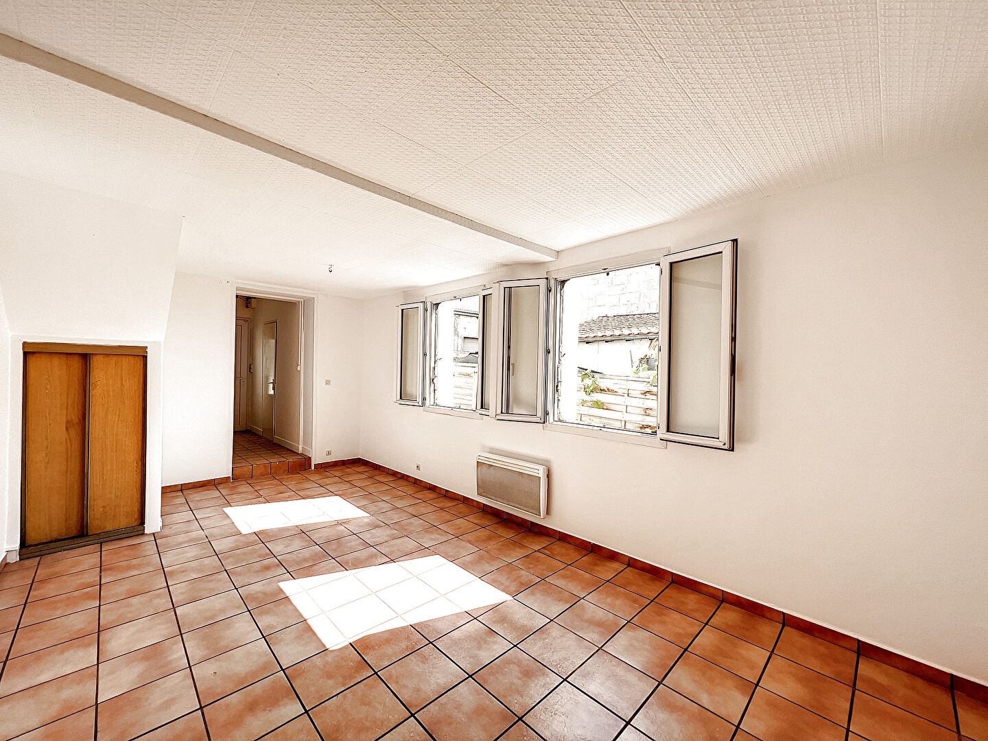 NIORT CENTRE VILLE - MAISON T3 65m2 AVEC COUR