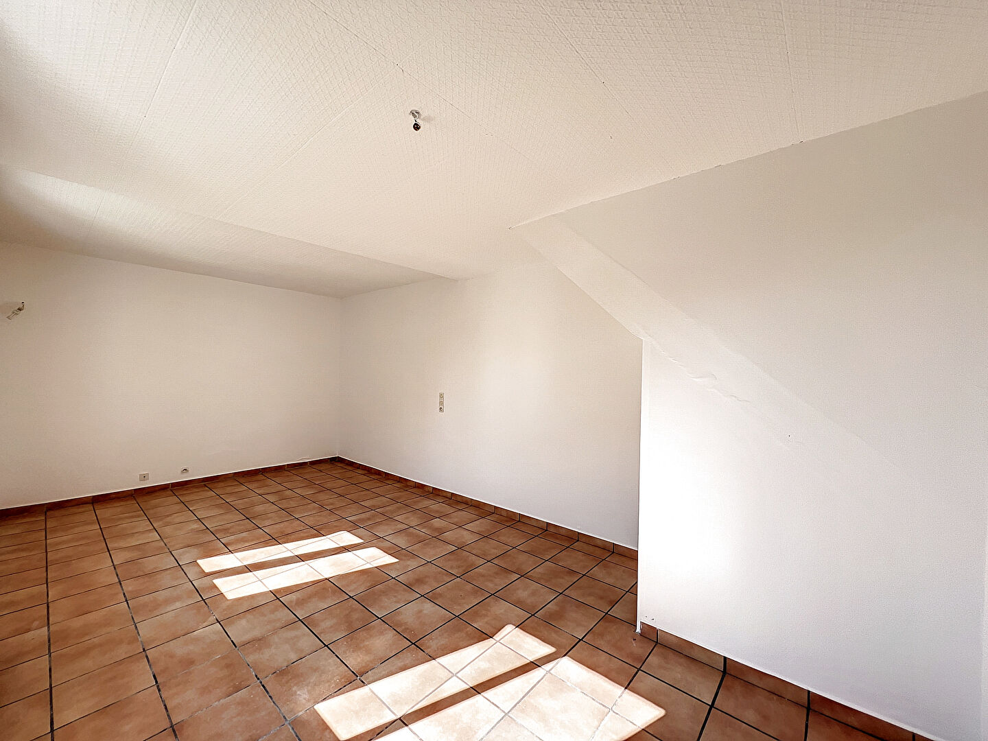 Photo NIORT CENTRE VILLE - MAISON T3 65m2 AVEC COUR image 2/6