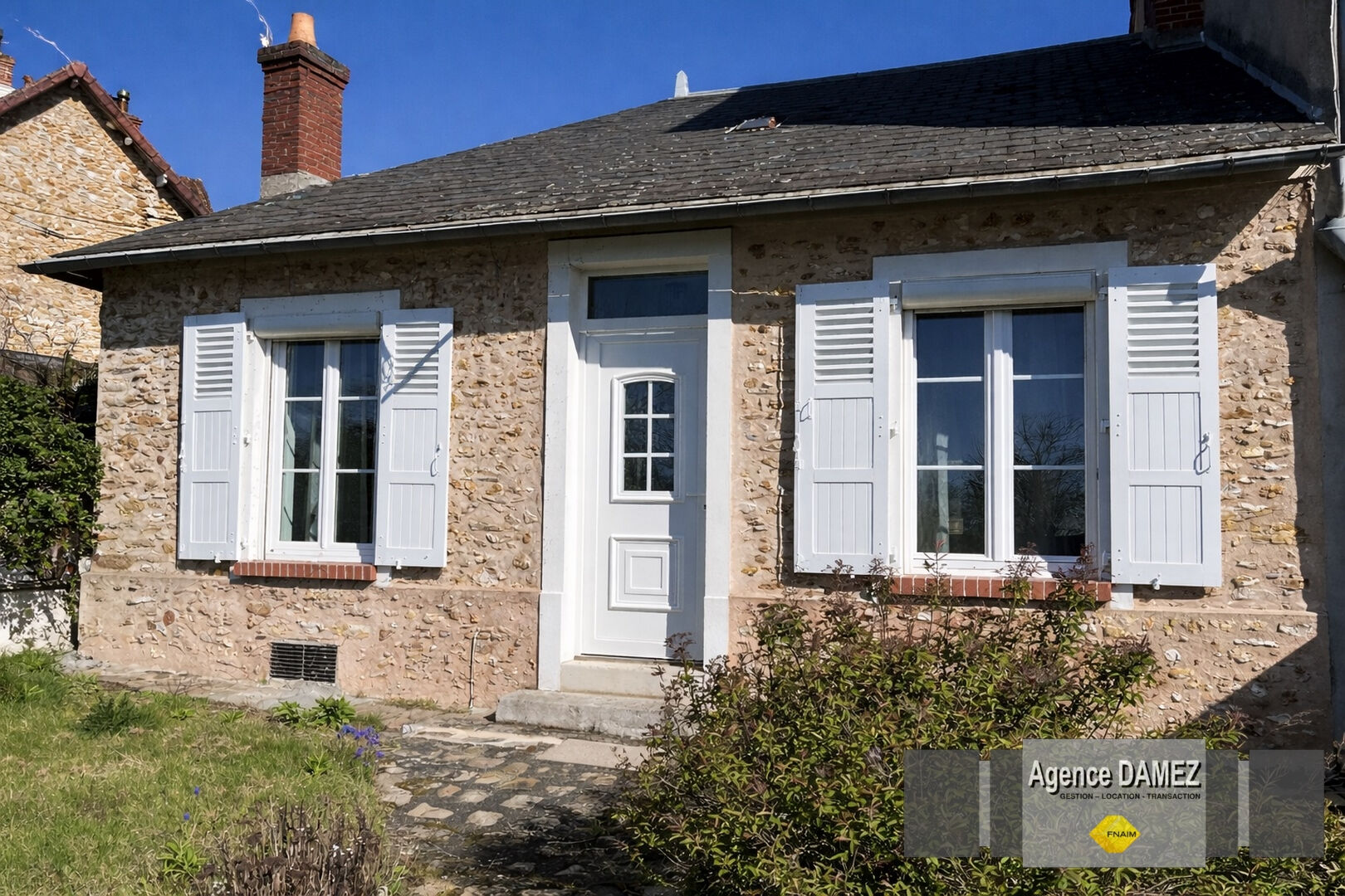 DOURDAN - Centre-ville à pied - Maison 3 pièces 60 m² - Jardin clos - Grenier aménageable - Stationnement