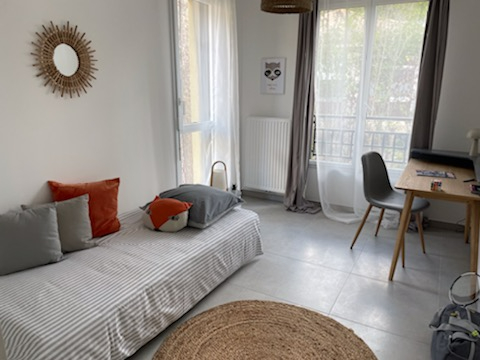 Photo Opportunité à saisir, T3 en dernier étage avec garage dans résidence avec piscine image 3/4