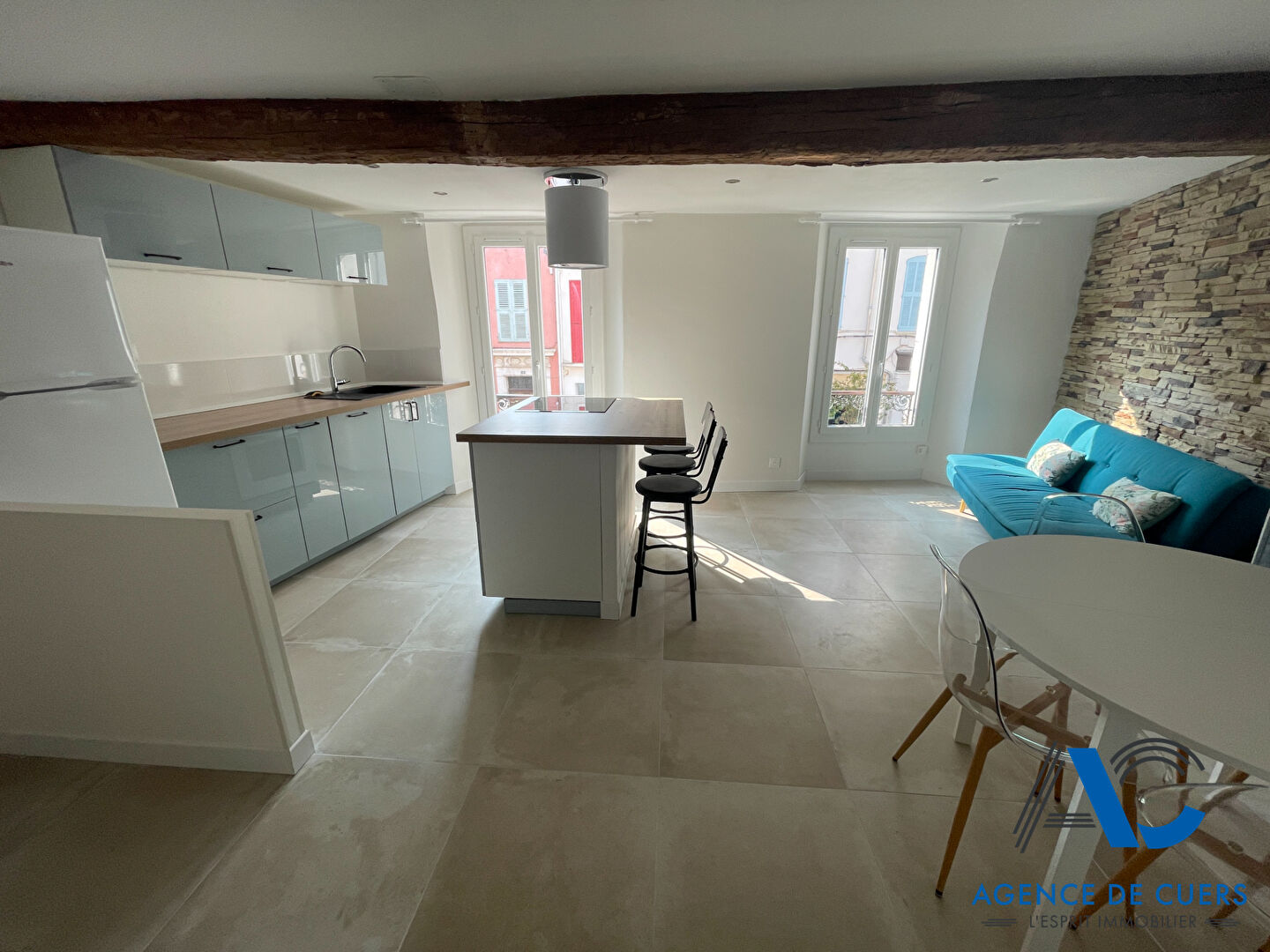 Photo Appartement Cuers 3 pièce(s) 49 m2 - MEUBLÉ image 1/6