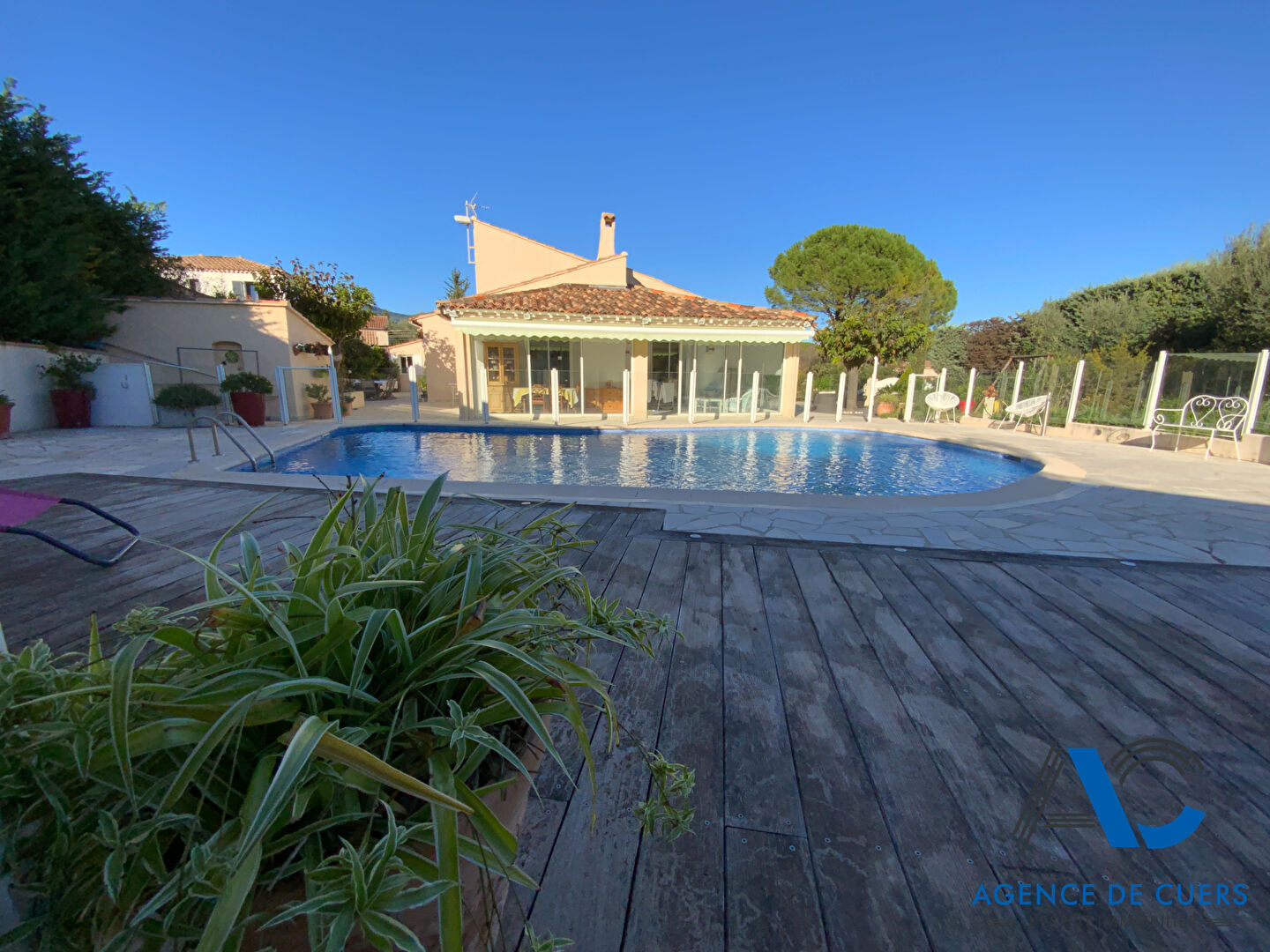 Photo Villa Cuers 7 pièce(s) 228m2 image 5/6
