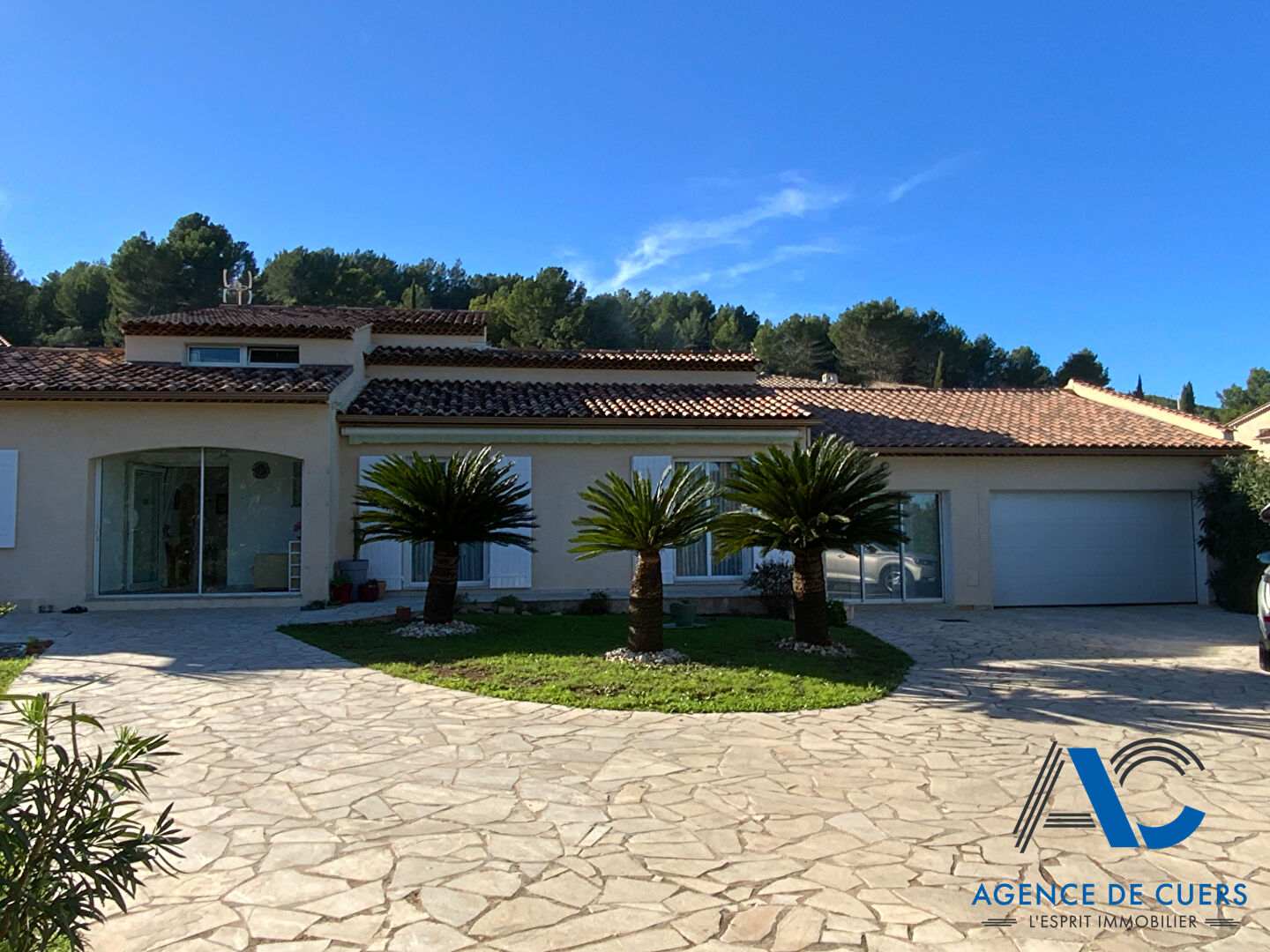 Photo Villa Cuers 7 pièce(s) 228m2 image 6/6