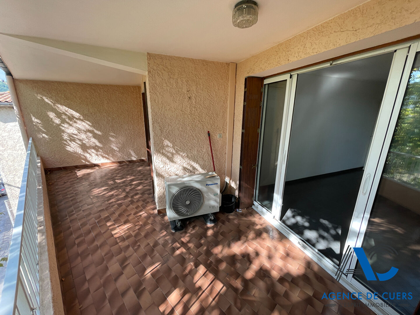 Photo Appartement Cuers 3 pièce(s) 66 m2 image 1/6