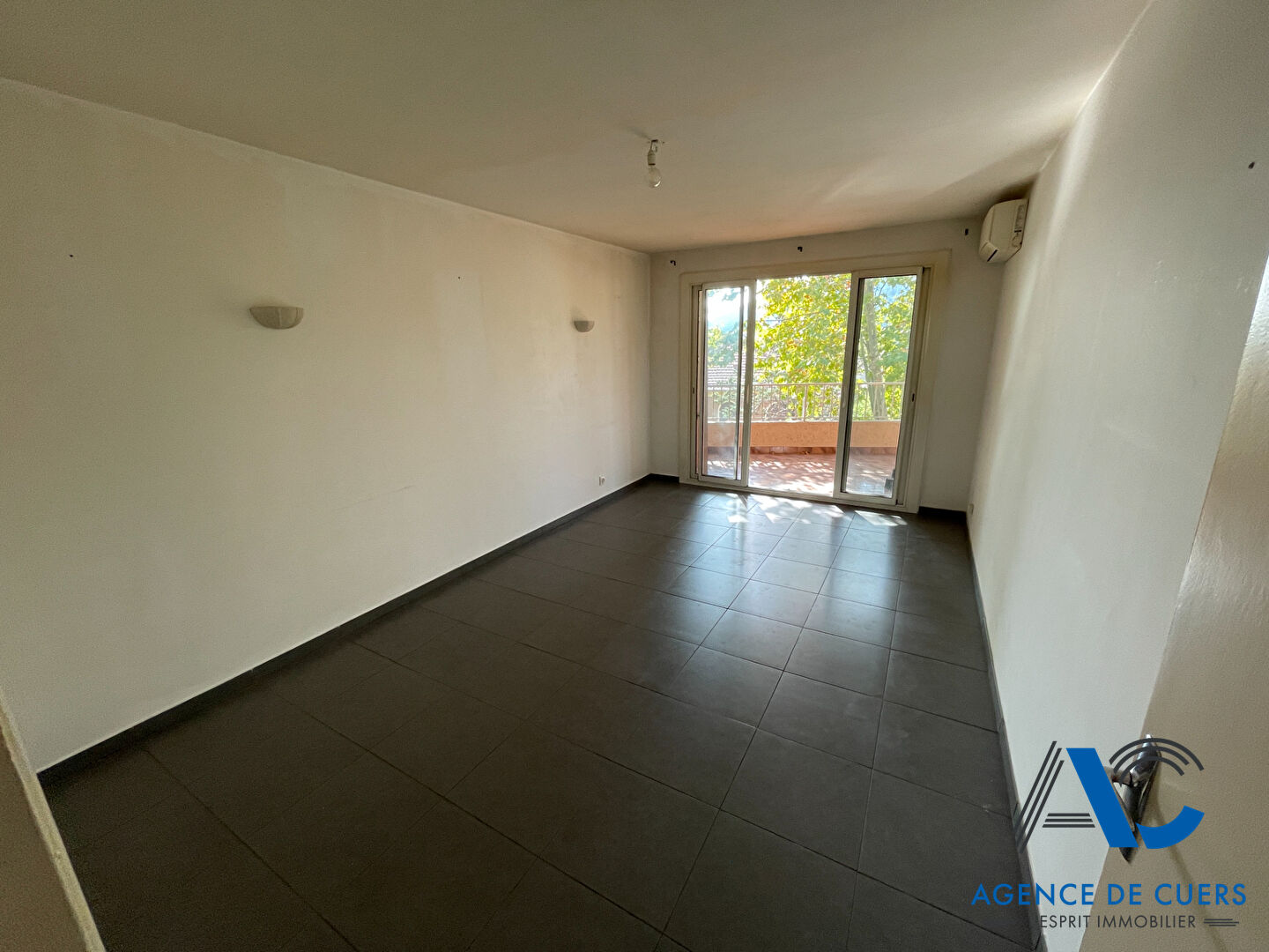 Appartement Cuers 3 pièce(s) 66 m2