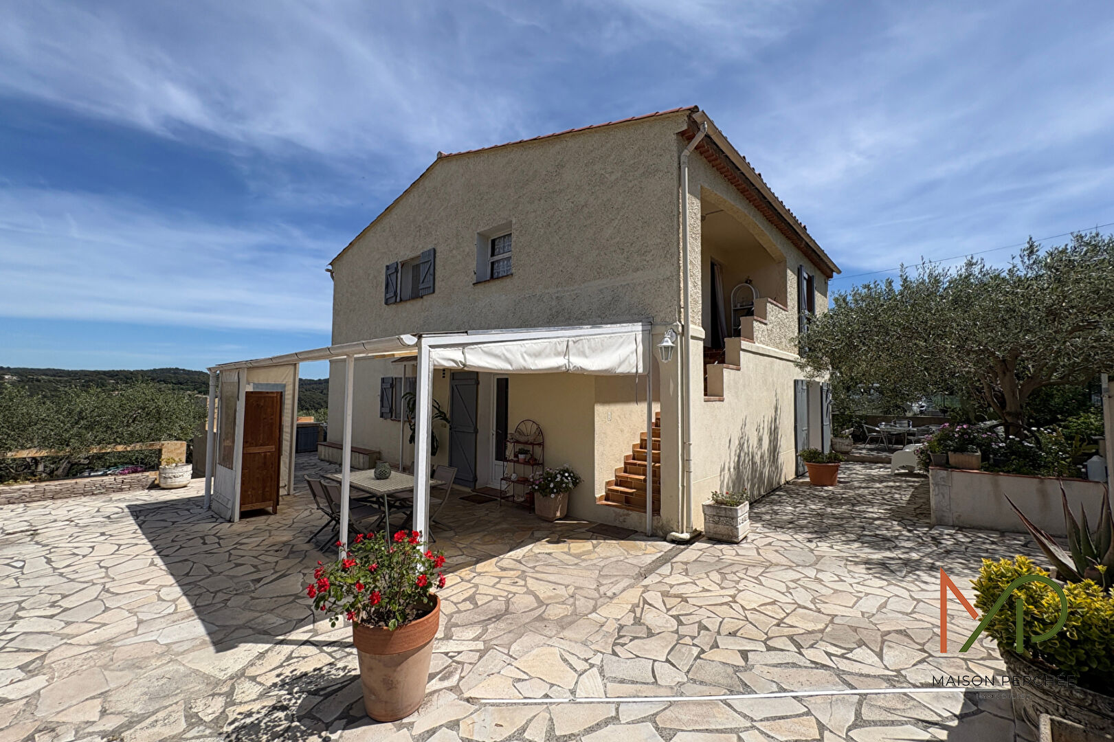 Agence immobilière de AGENCE DE CUERS - MAISON PERCHÉE