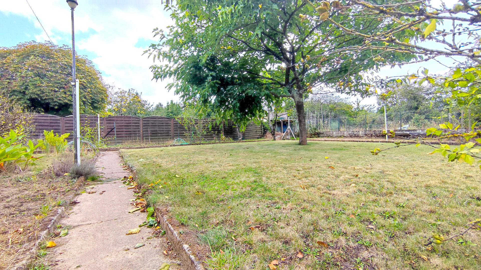 Photo Terrain Reze 445 m2 image 2/3