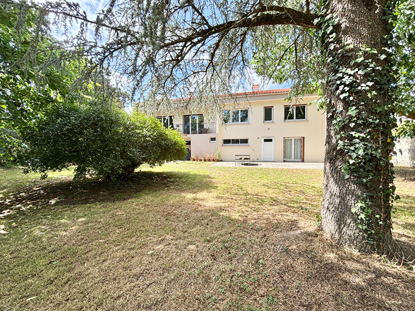 Agence immobilière de 11 IMMOBILIER - L'AGENCE LOCALE Les Sorinieres / Rezé / Vertou