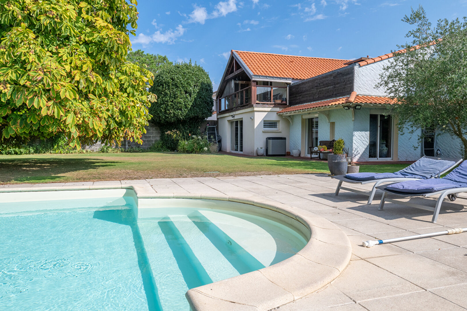 Agence immobilière de 11 IMMOBILIER - L'AGENCE LOCALE Les Sorinieres / Rezé / Vertou