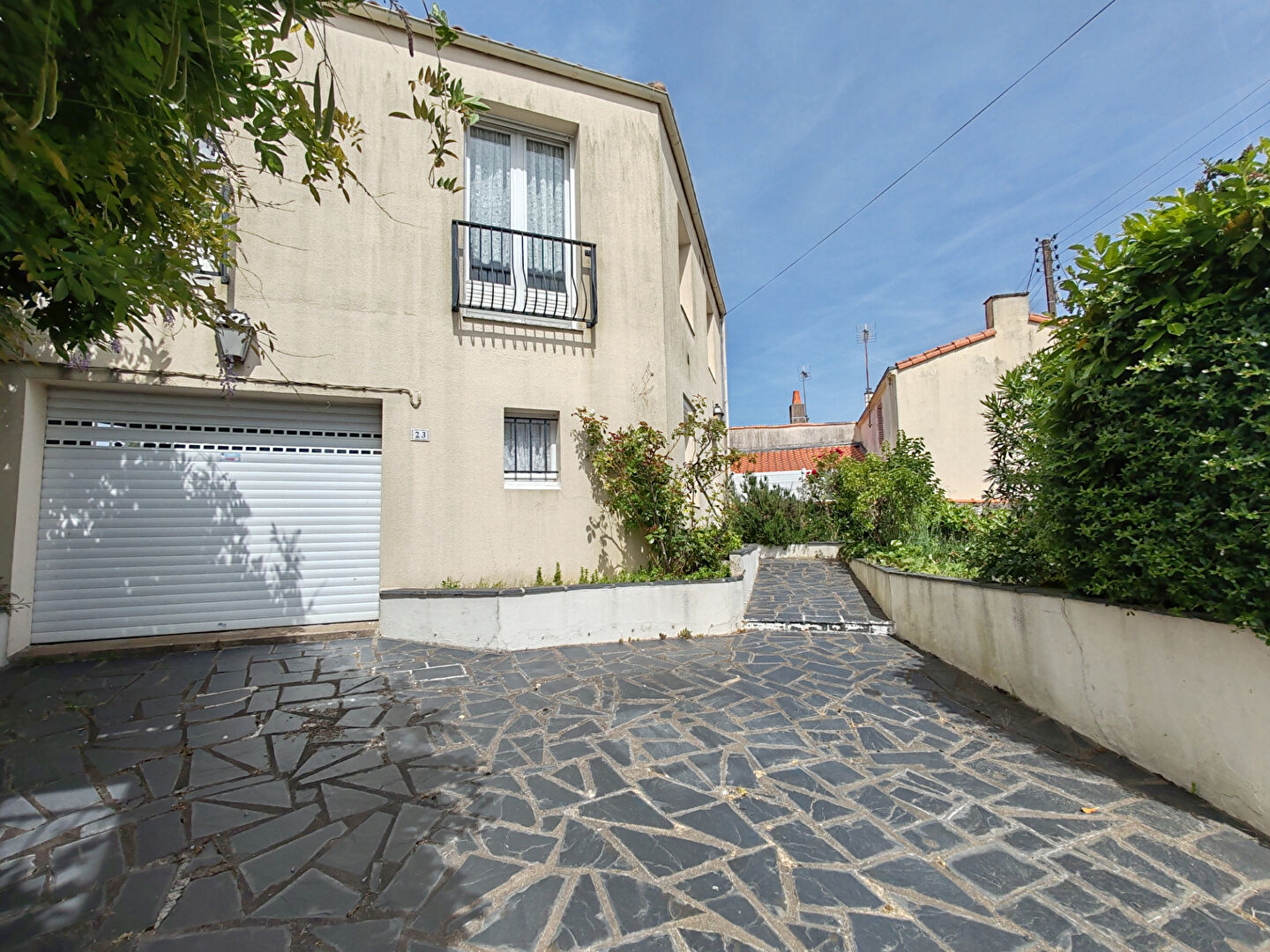 Agence immobilière de 11 IMMOBILIER - L'AGENCE LOCALE Les Sorinieres / Rezé / Vertou