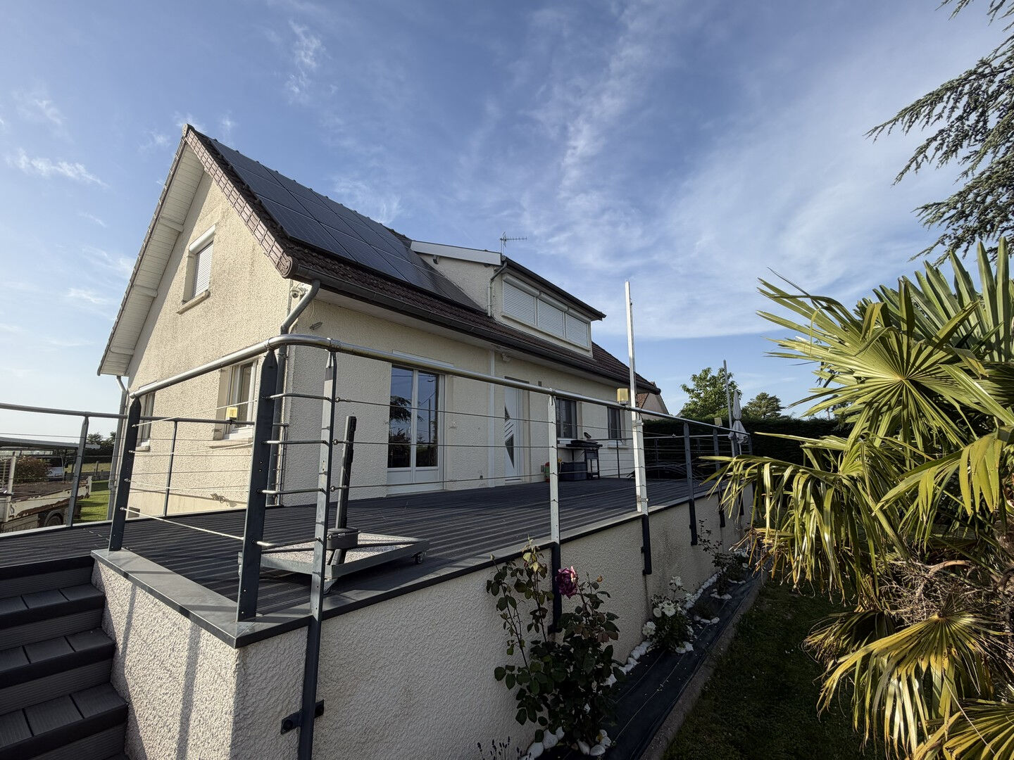 Villa trad. sur sous-sol : env. 139 m²
