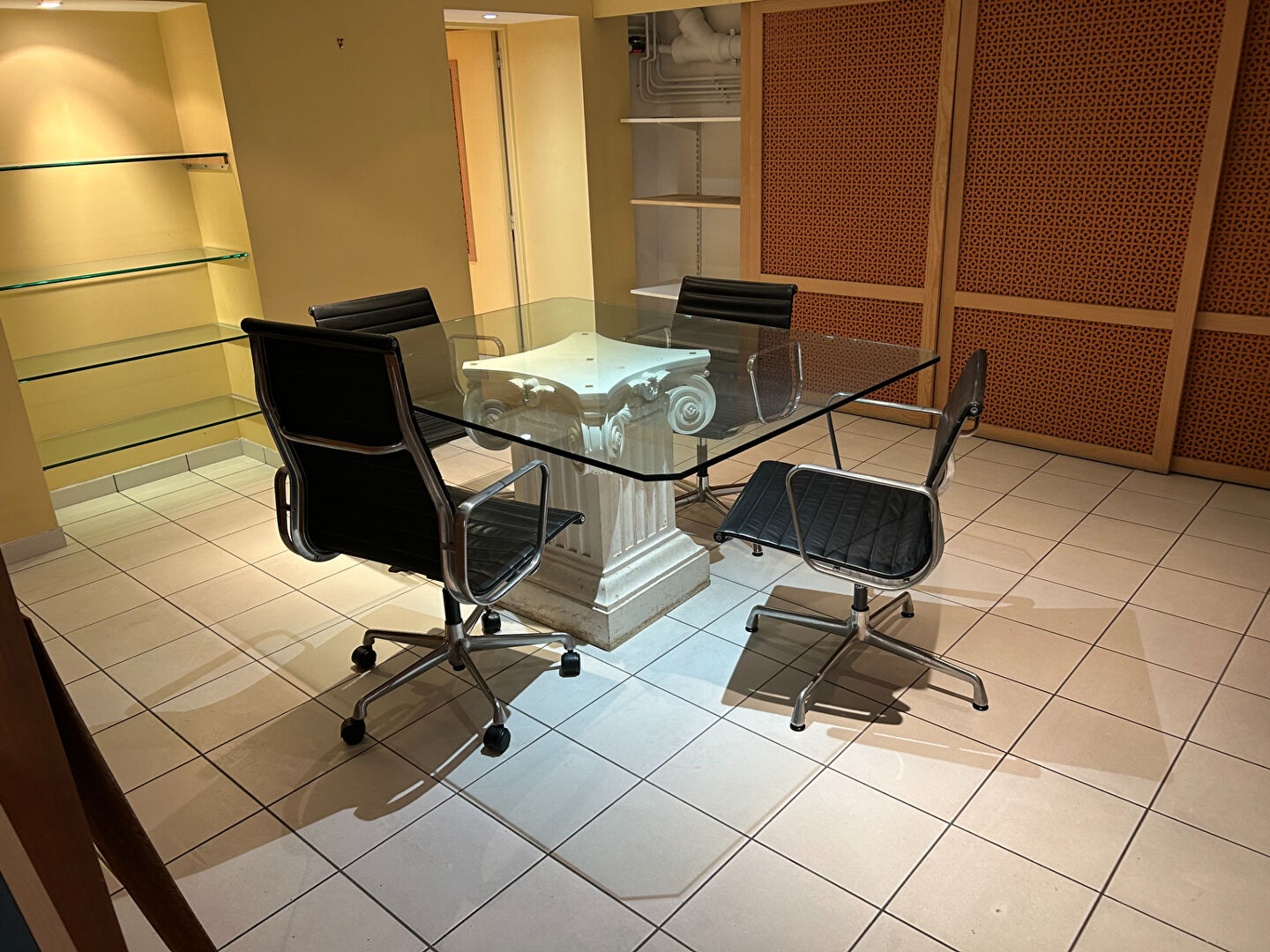 Photo Bureaux Atypiques avec jardin Boulogne/Quai de Seine. image 3/6