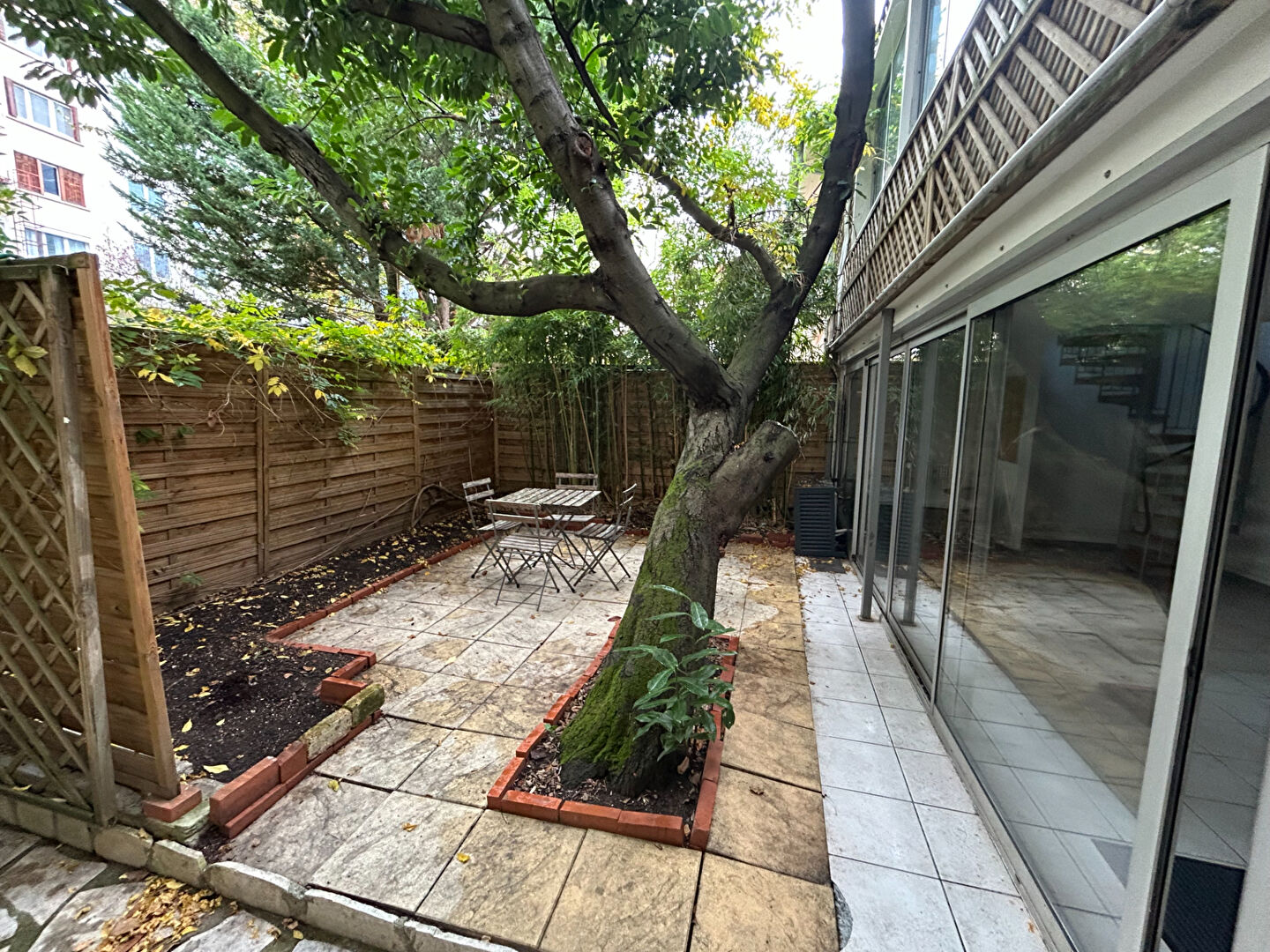 Photo Bureaux Atypiques avec jardin Boulogne/Quai de Seine. image 6/6