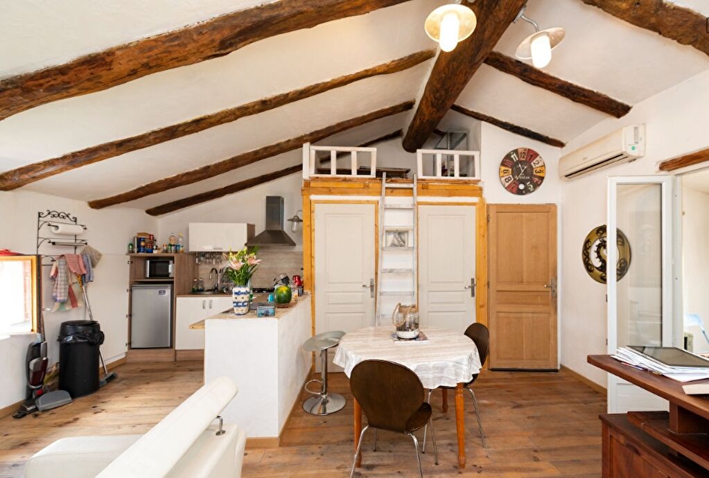 Photo DIONS - Mas atypique en pierre de 240m² image 2/6