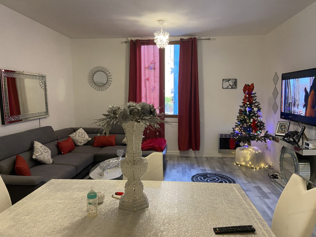 Photo SPECIAL INVESTISSEUR : Immeuble 12 appartements loués + 2 locaux commerciaux image 2/6