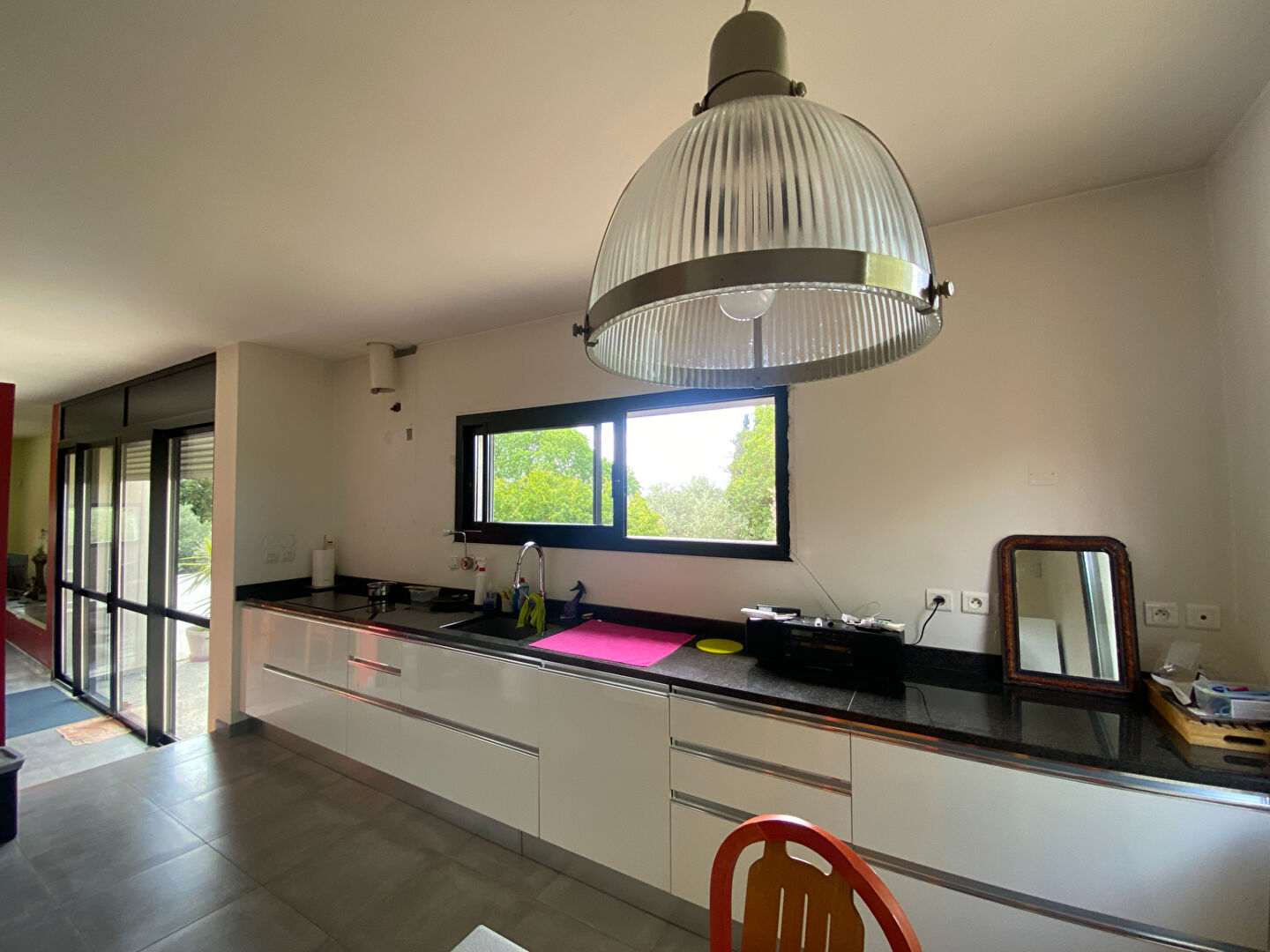 Photo NIMES : Maison d'architecte 5 Pièces (133 m²) en vente sur un terrain de 4694 m² image 3/6