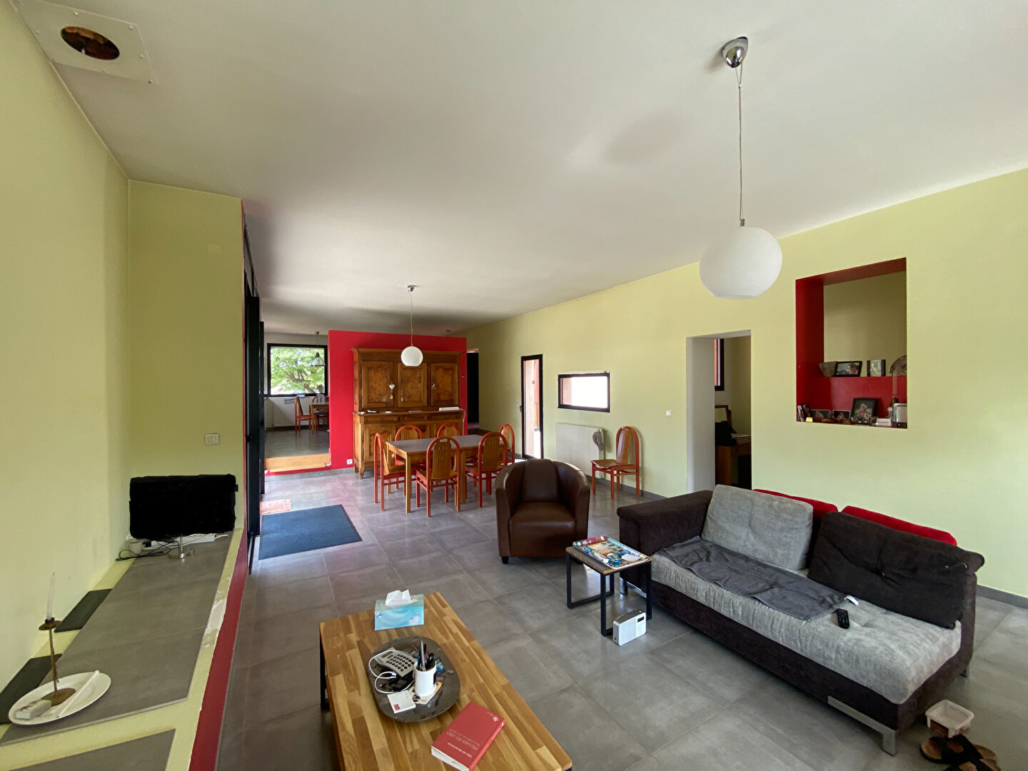 Photo NIMES : Maison d'architecte 5 Pièces (133 m²) en vente sur un terrain de 4694 m² image 4/6