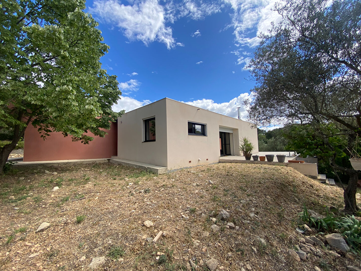 Photo NIMES : Maison d'architecte 5 Pièces (133 m²) en vente sur un terrain de 4694 m² image 5/6