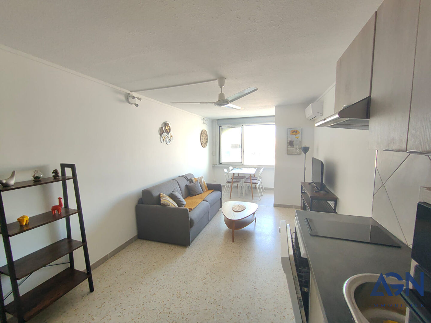 Photo CAP D'AGDE STUDIO CABINE MEUBLE + PARKING DANS BELLE  RESIDENCE SECURISEE image 2/6