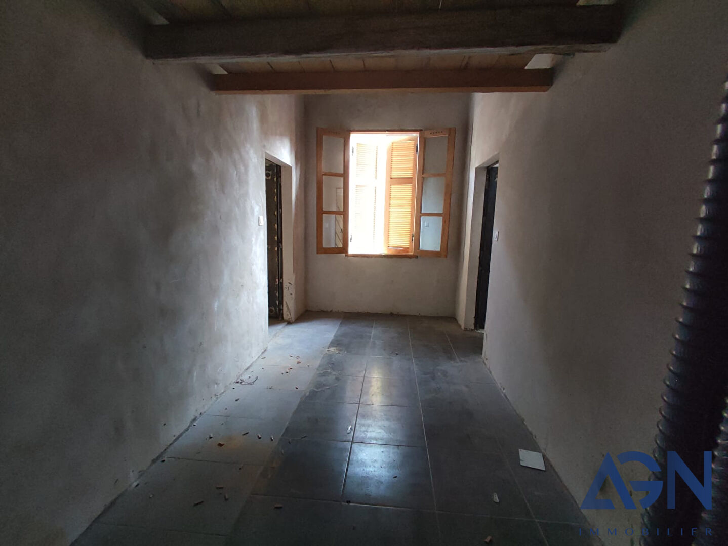 Photo Beaucaire : Immeuble de 221,94m2 , 4 appartements + 1 garage image 2/6