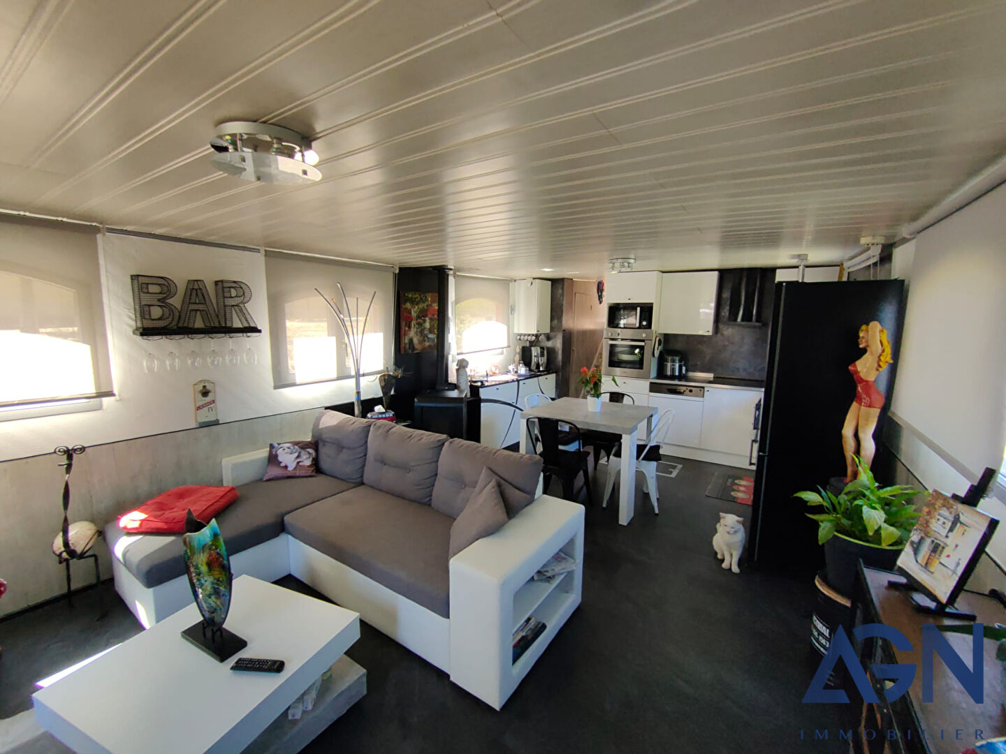 Photo A VENDRE à Colombiers, Peniche Hollandaise 28m de long sur Canal du Midi image 6/6