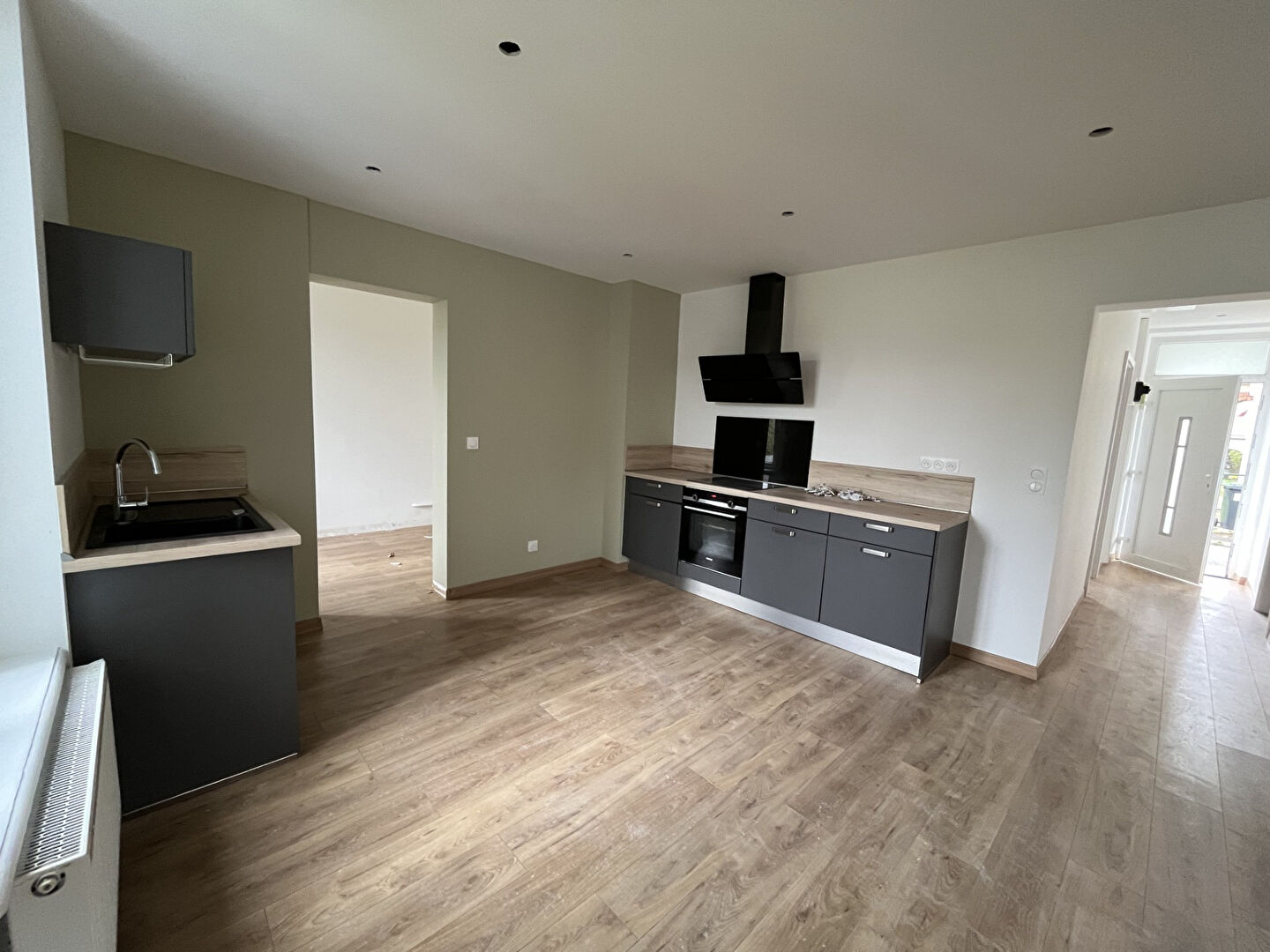 SCANNEZ LE QR CODE POUR PLUS D'INFORMATIONS