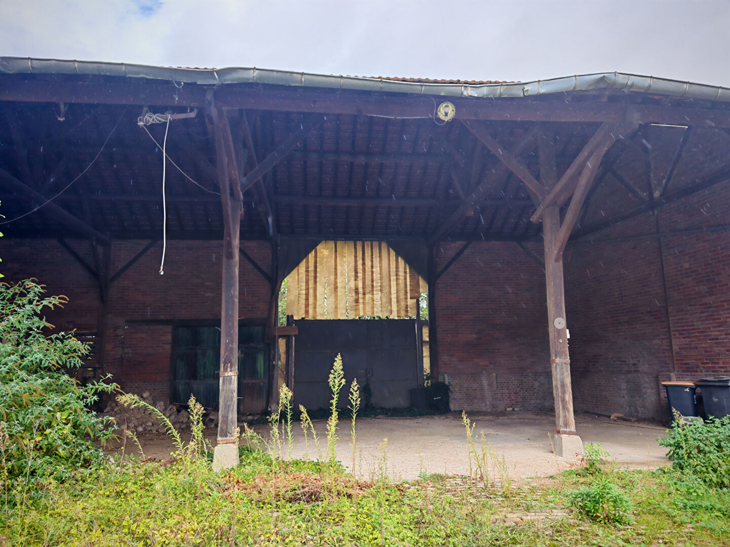 Photo Sarcelles village Hangar image 1/4