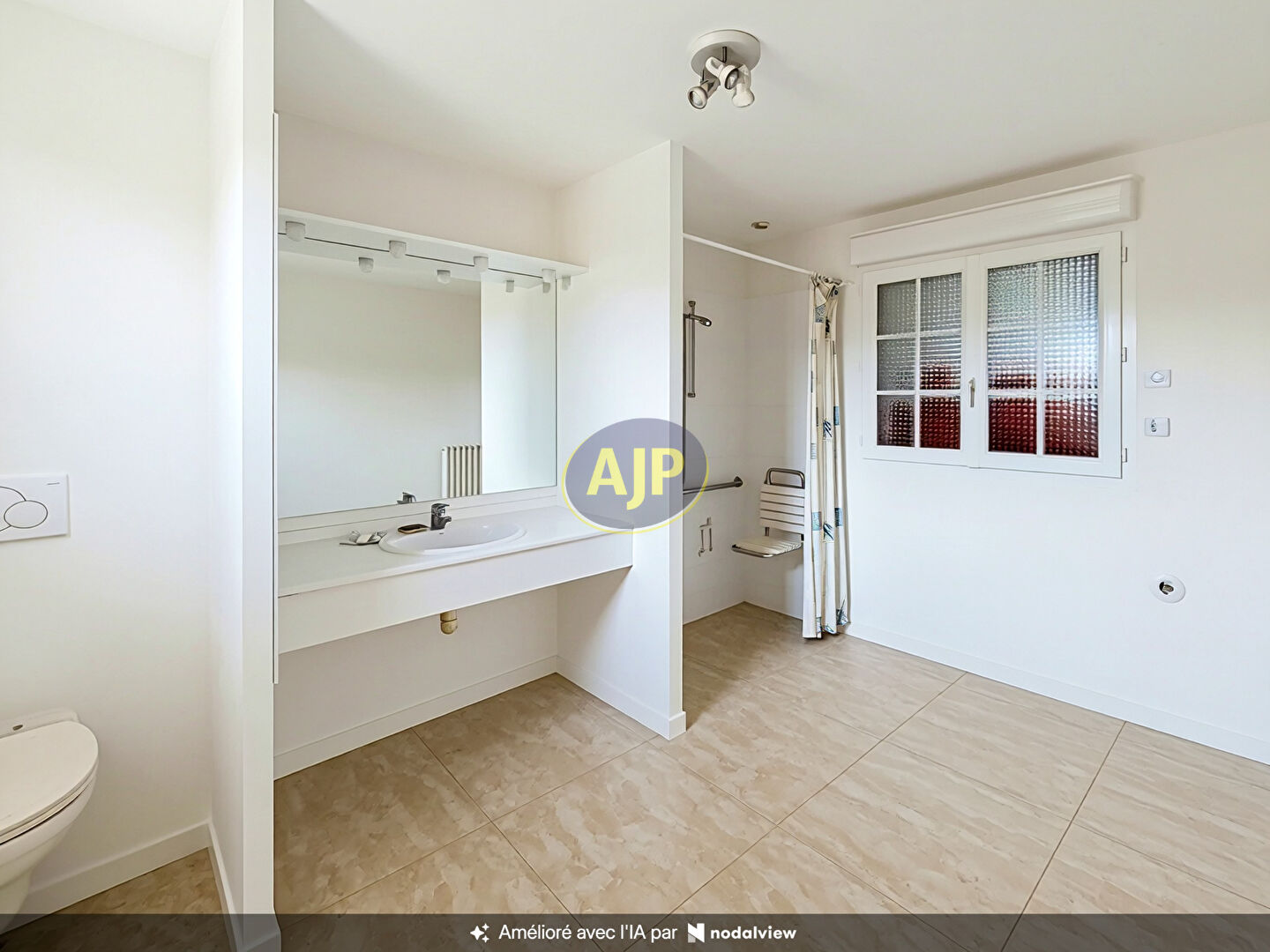 Bourg de CONQUEREUIL, maison 135 m²  7 pièces, terrain - photo 6