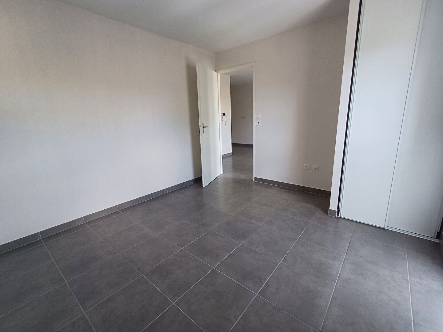 NANTES BOULEVARD ROMANET - Appartement  2 pièces - 40..03 m² - photo 9