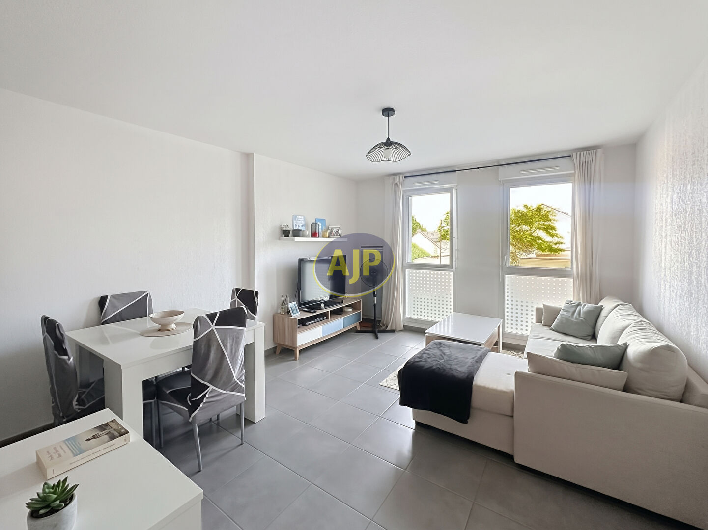 NANTES BOULEVARD ROMANET - Appartement  2 pièces - 40..03 m² - photo 2