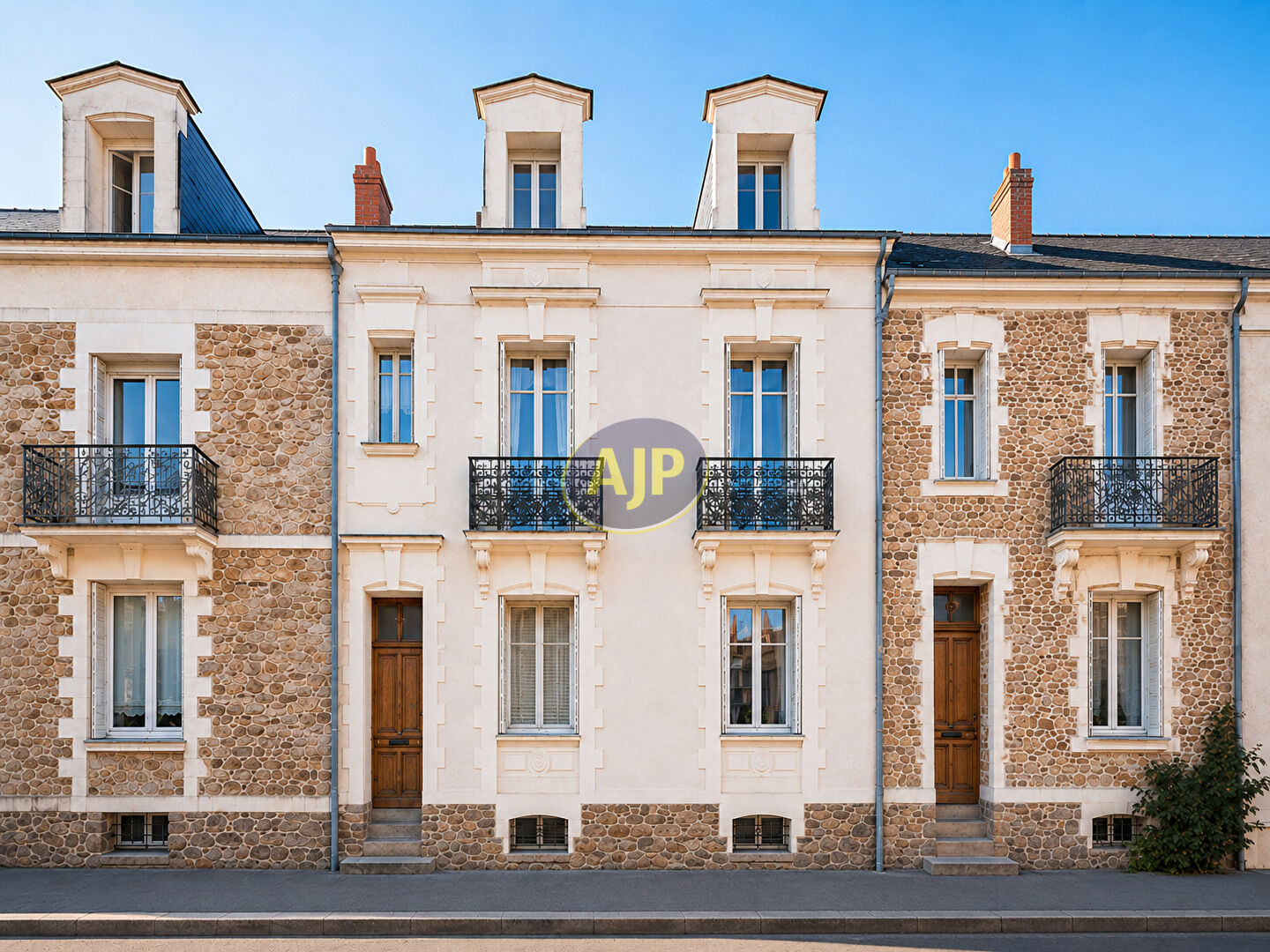 NANTES ? HAUTS-PAVÉS ? MAISON DE CARACTÈRE À RÉINVENTER - photo 1