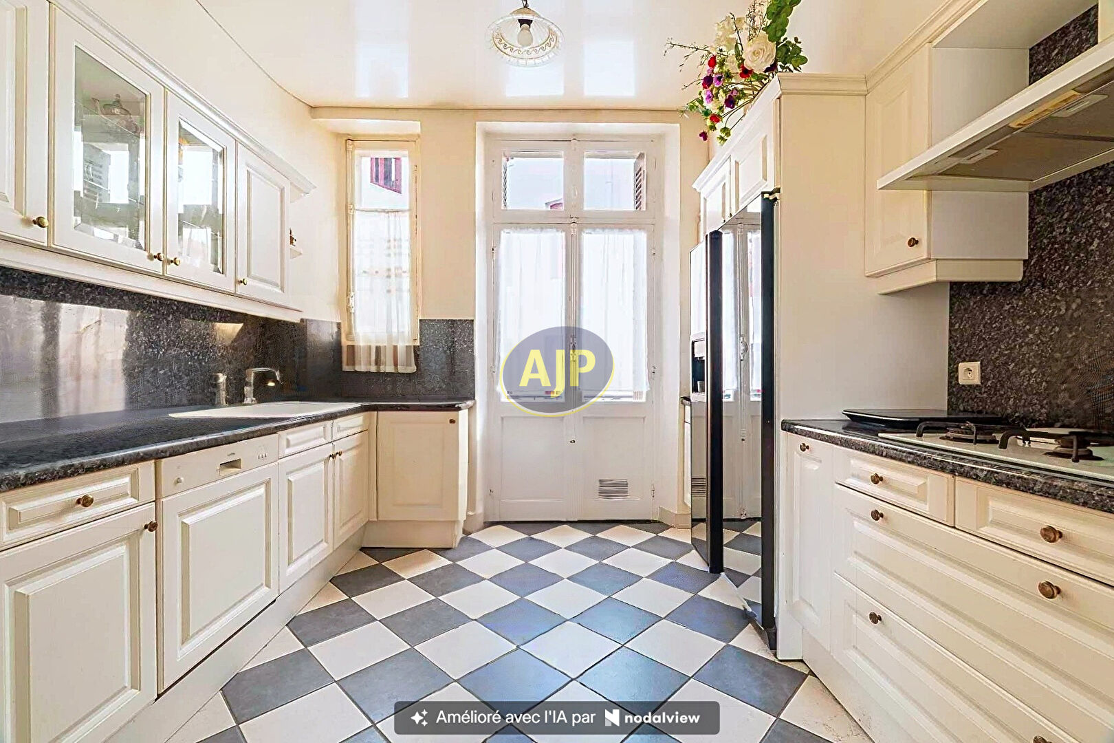 Biarritz, appartement T5 avec cave - photo 4