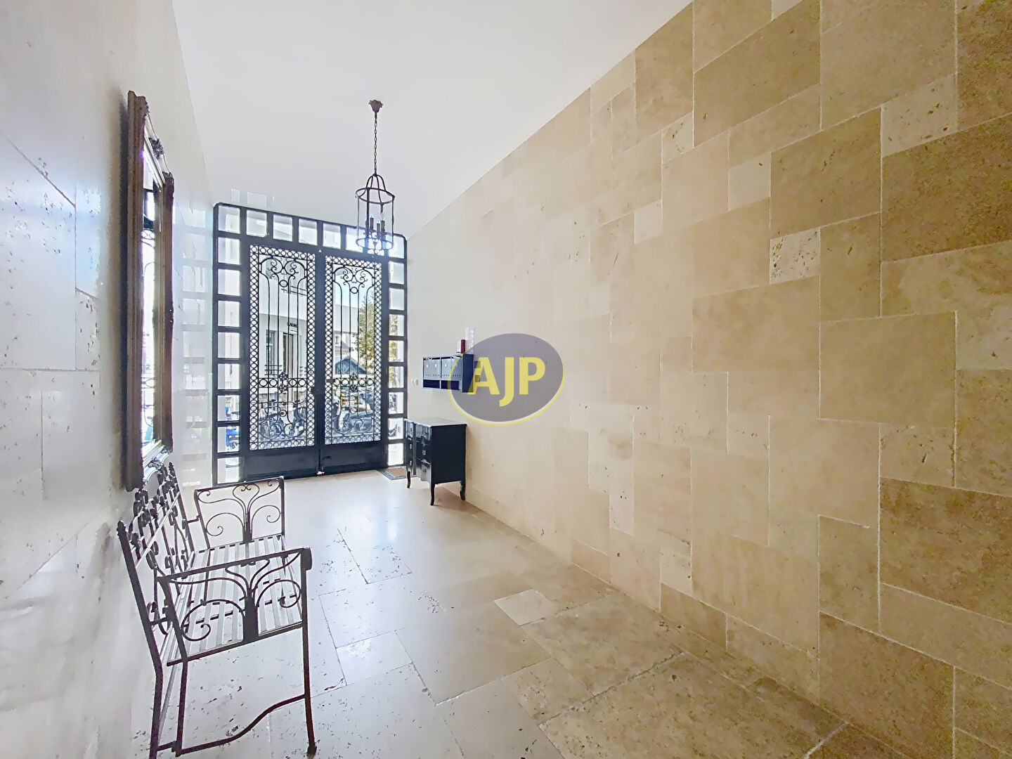 Biarritz, appartement T5 avec cave - photo 10