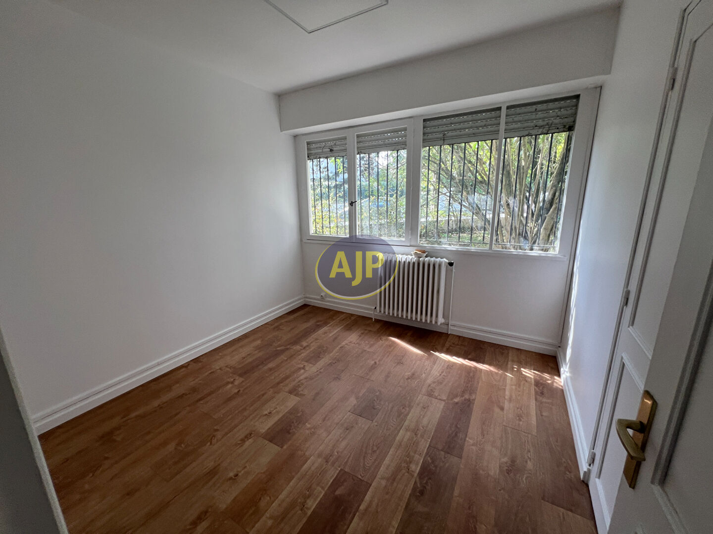 Local professionnel BORDEAUX CAUDERAN PROCHE MERIGNAC 107M² - photo 3